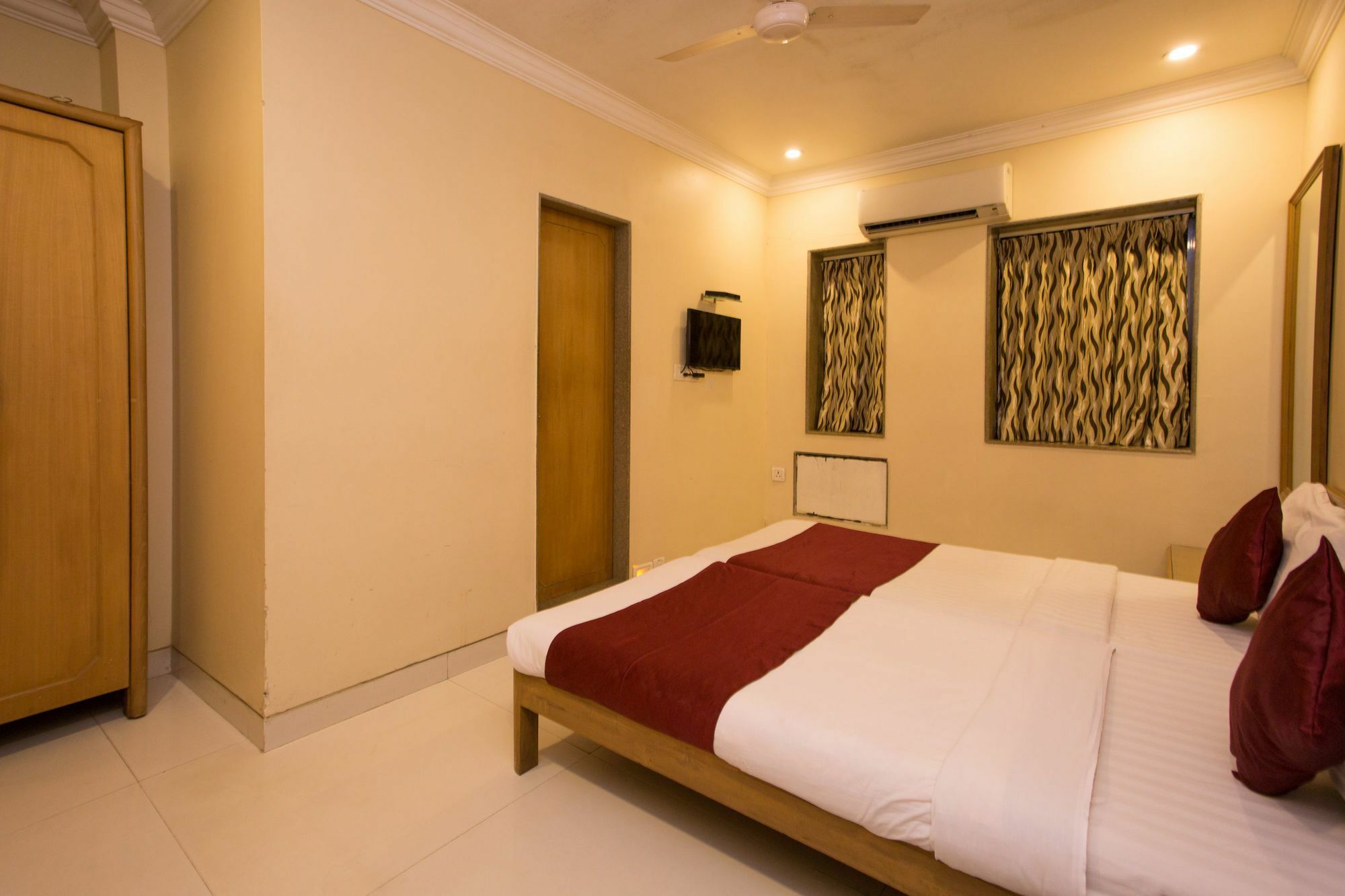 Oyo 486 Accord Hotel Mumbai