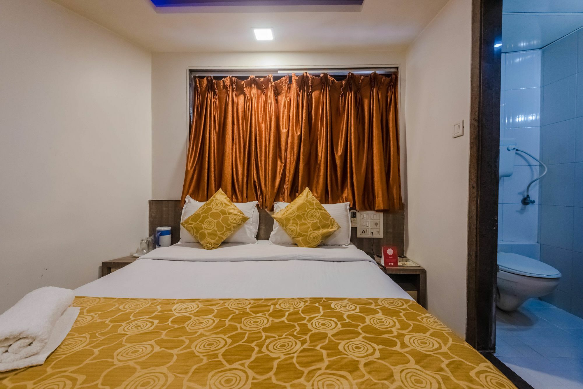Hotel Oyo 8311 Galaxy Residency Mumbai