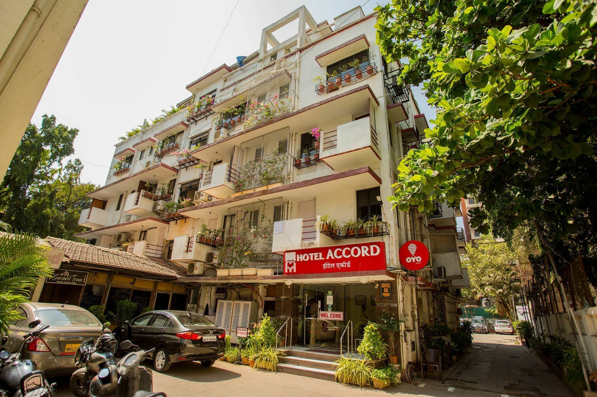 Oyo 486 Accord Mumbai