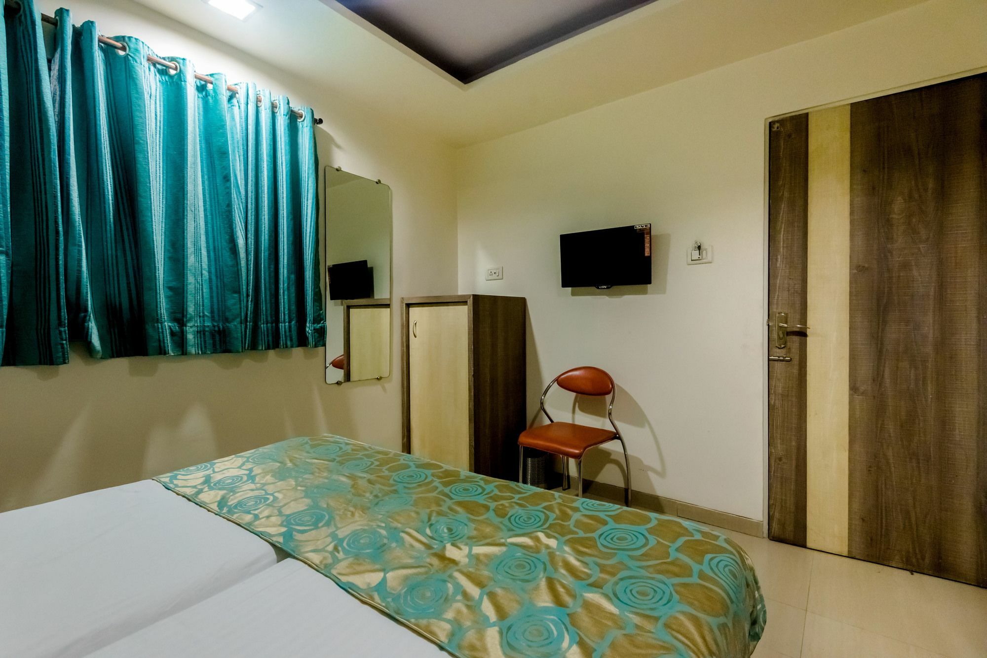 Hotel Oyo 8311 Galaxy Residency Mumbai