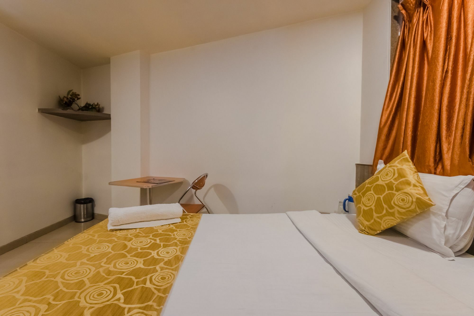 Hotel Oyo 8311 Galaxy Residency 3*