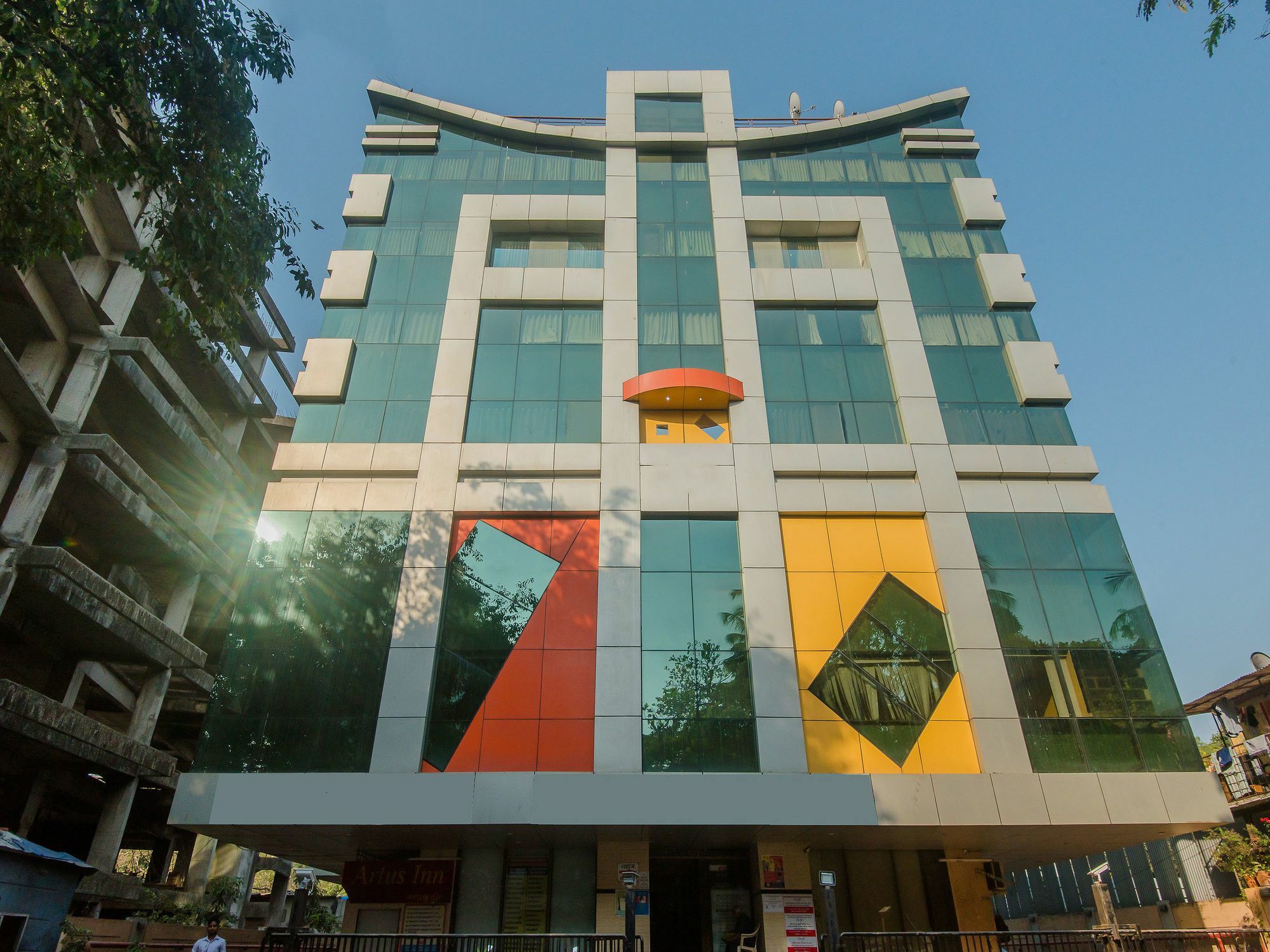 Oyo 11721 Aromas Hotel 2*