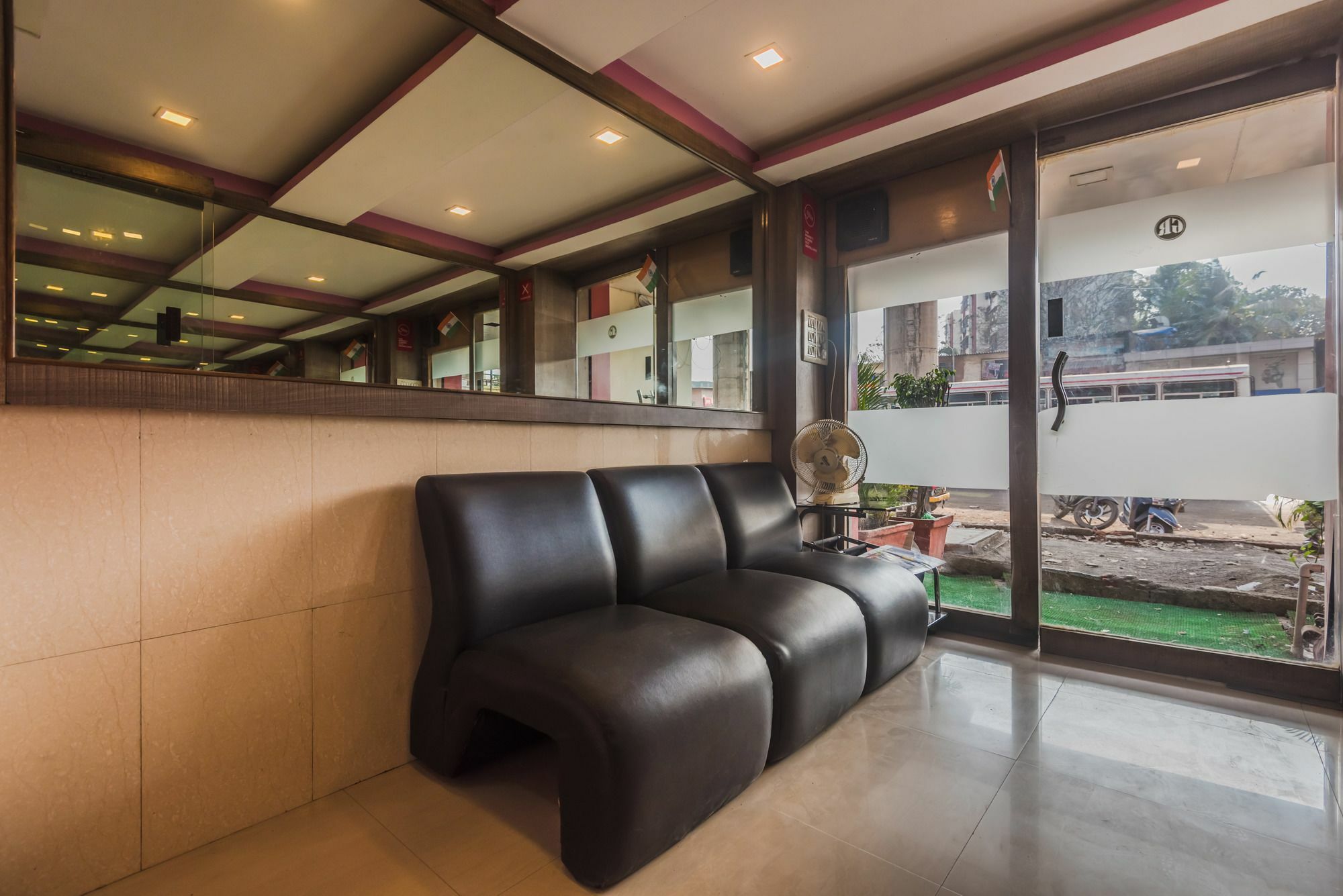 Oyo 8311 Galaxy Residency Hotel Mumbai