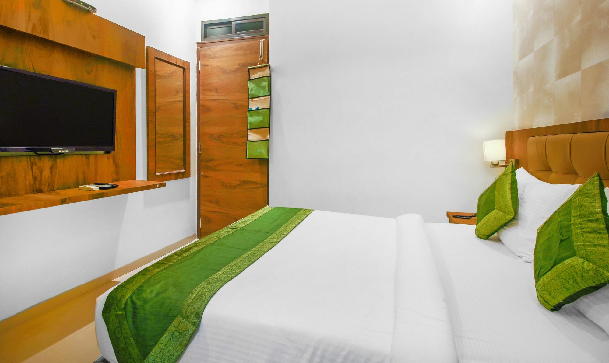 Treebo Pearls Bkc Inn, Hotel 3*