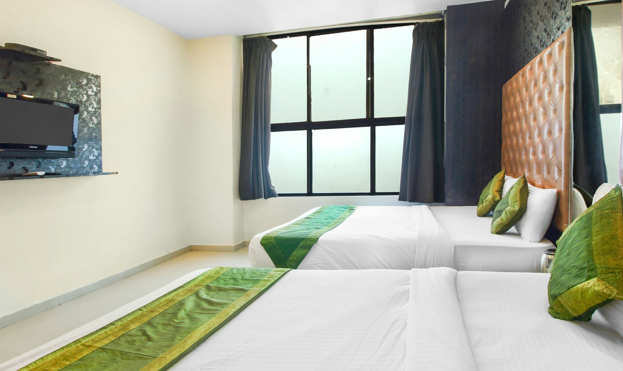 Treebo Pearls Bkc Inn, 3*
