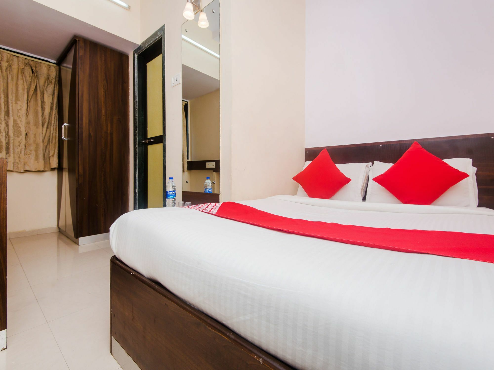 Oyo 1453 Daisy Residency Mumbai