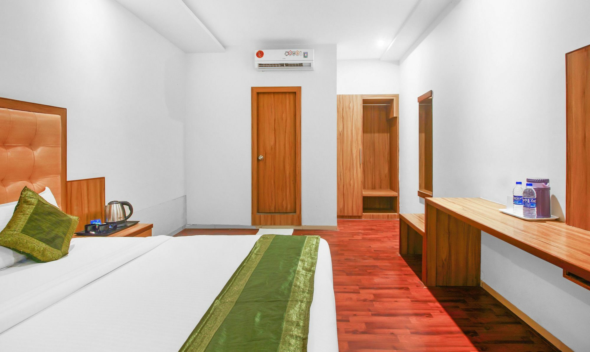 Treebo Pearls Bkc Inn, Mumbai