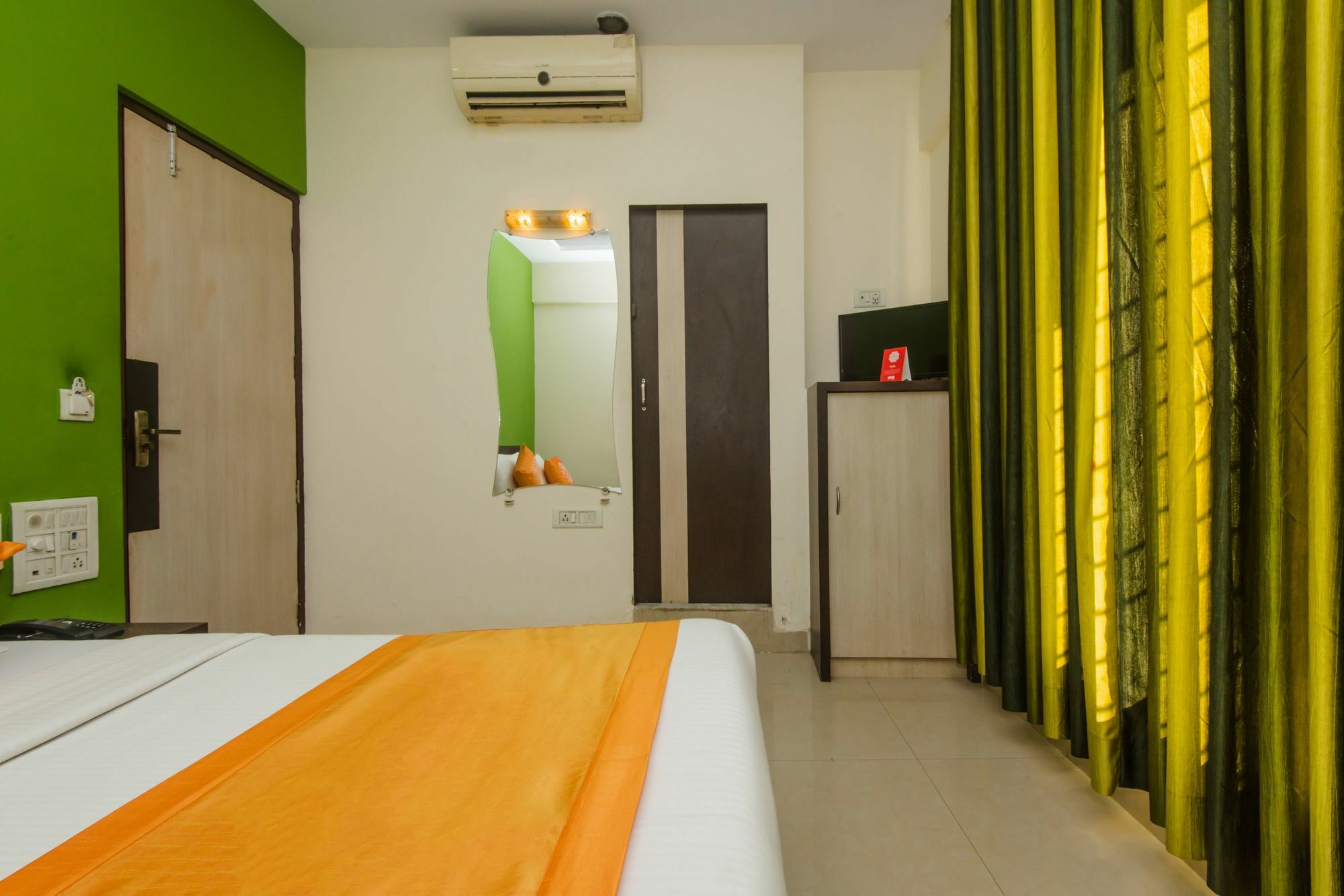 Fabhotel Annex Executive Hotel *