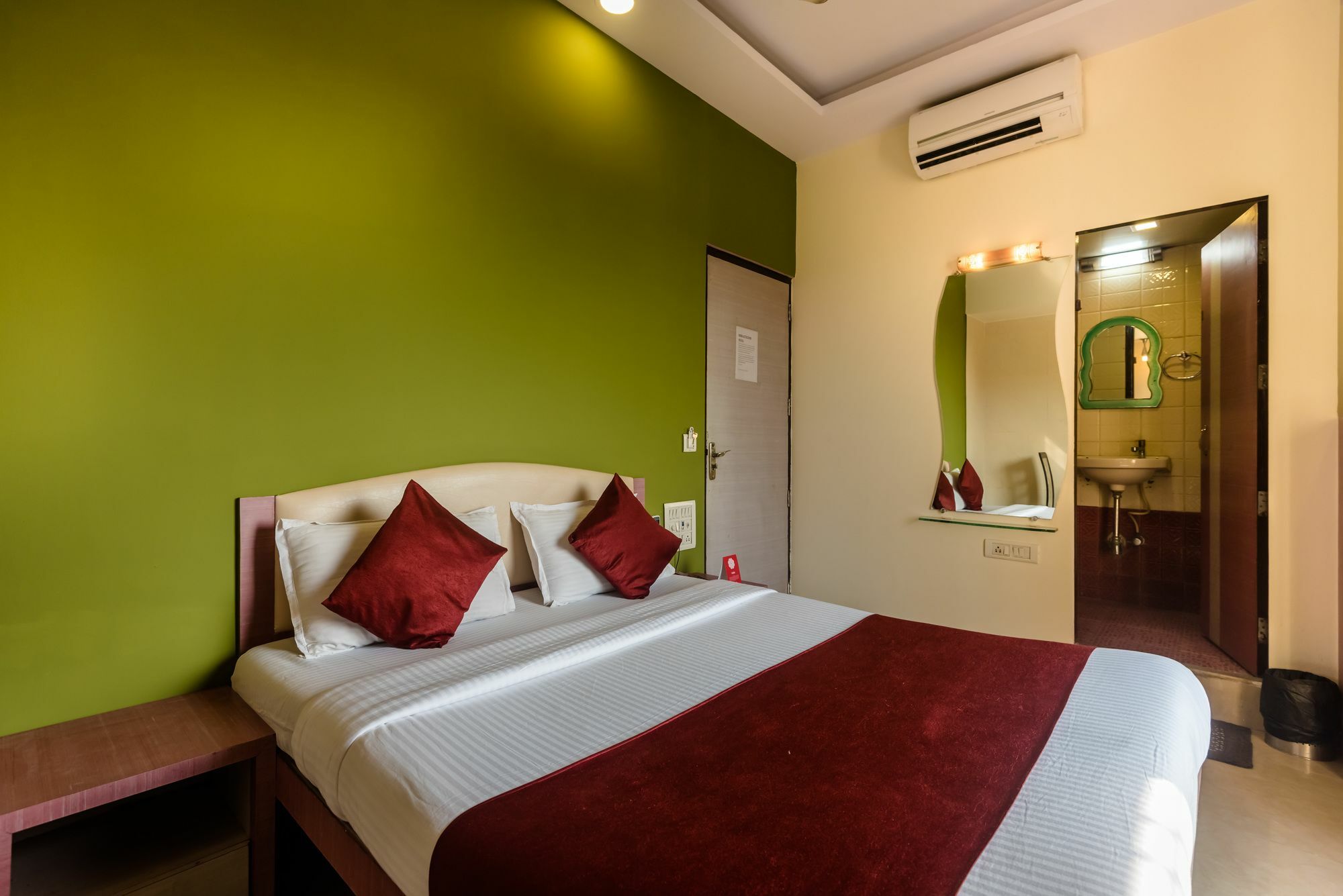 Fabhotel Annex Executive Hotel *