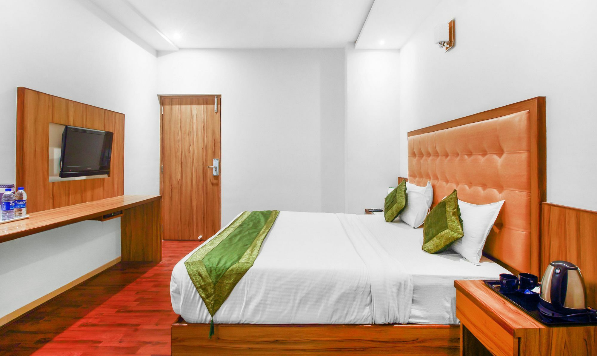 Treebo Pearls Bkc Inn, Hotel