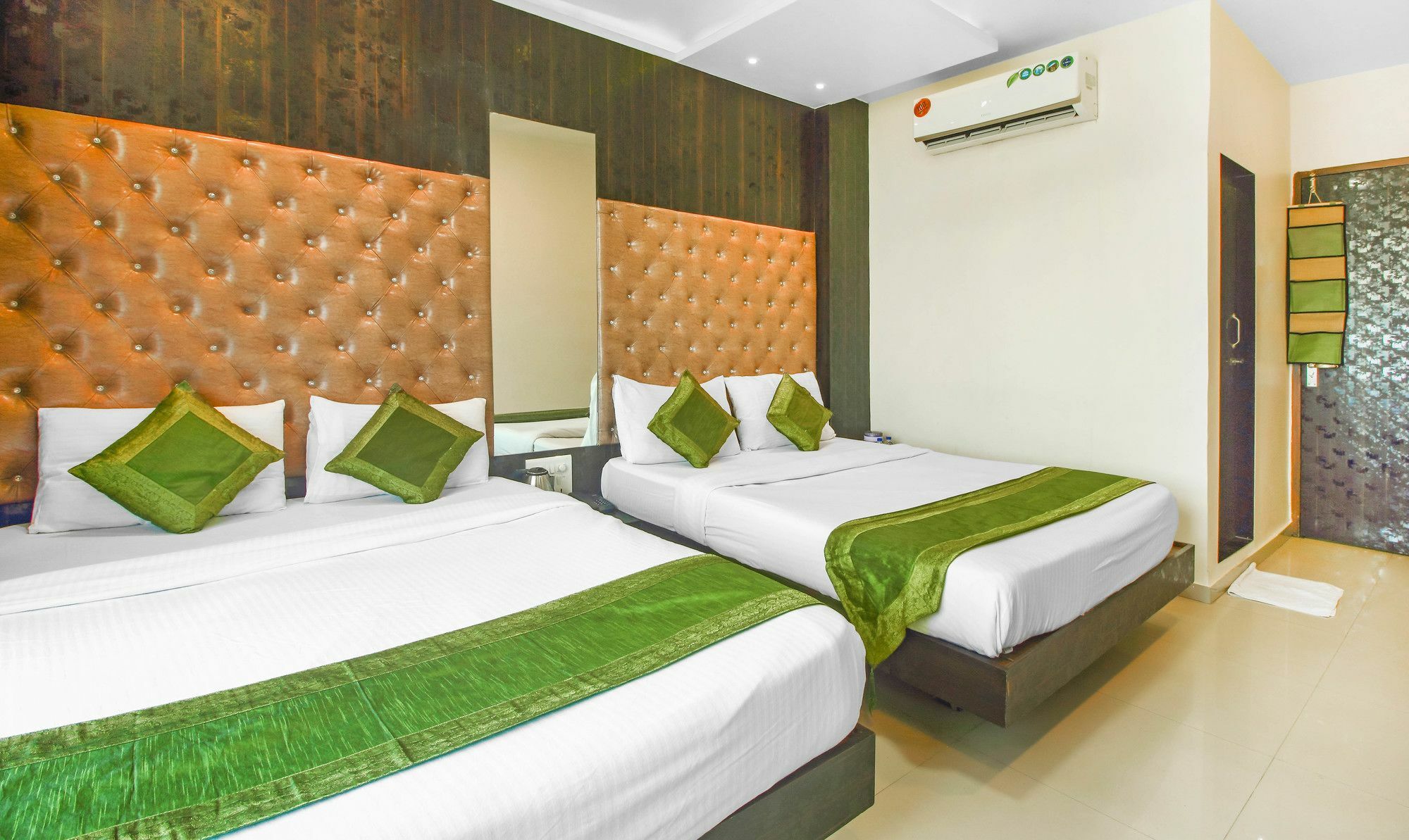 Treebo Pearls Bkc Inn, Hotel Mumbai