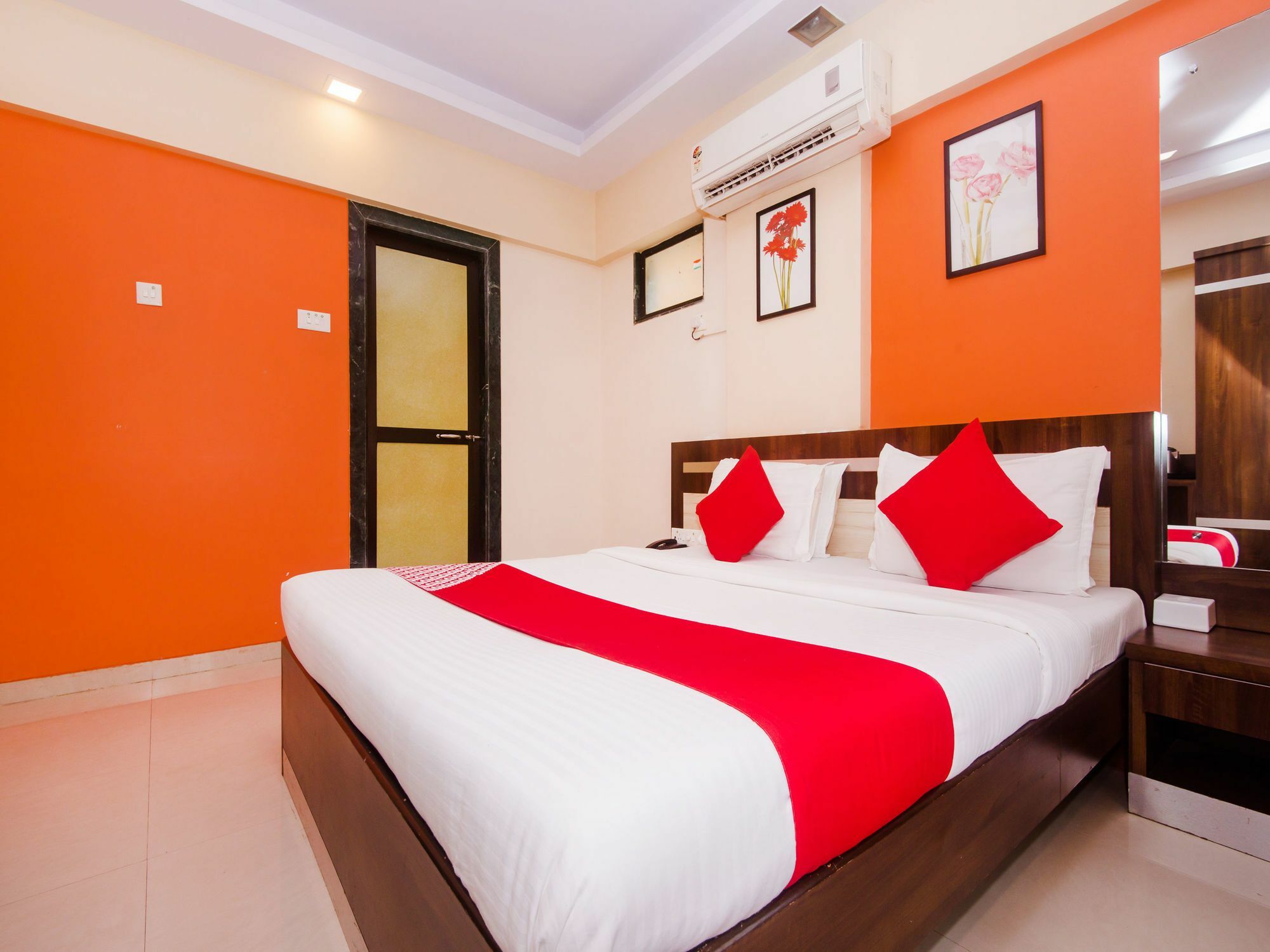 Oyo 1453 Daisy Residency 3*