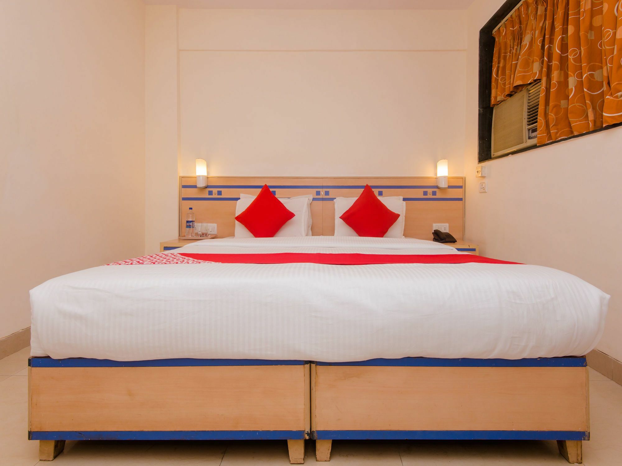 Hotel Oyo 15103 Blue Sapphires 3*