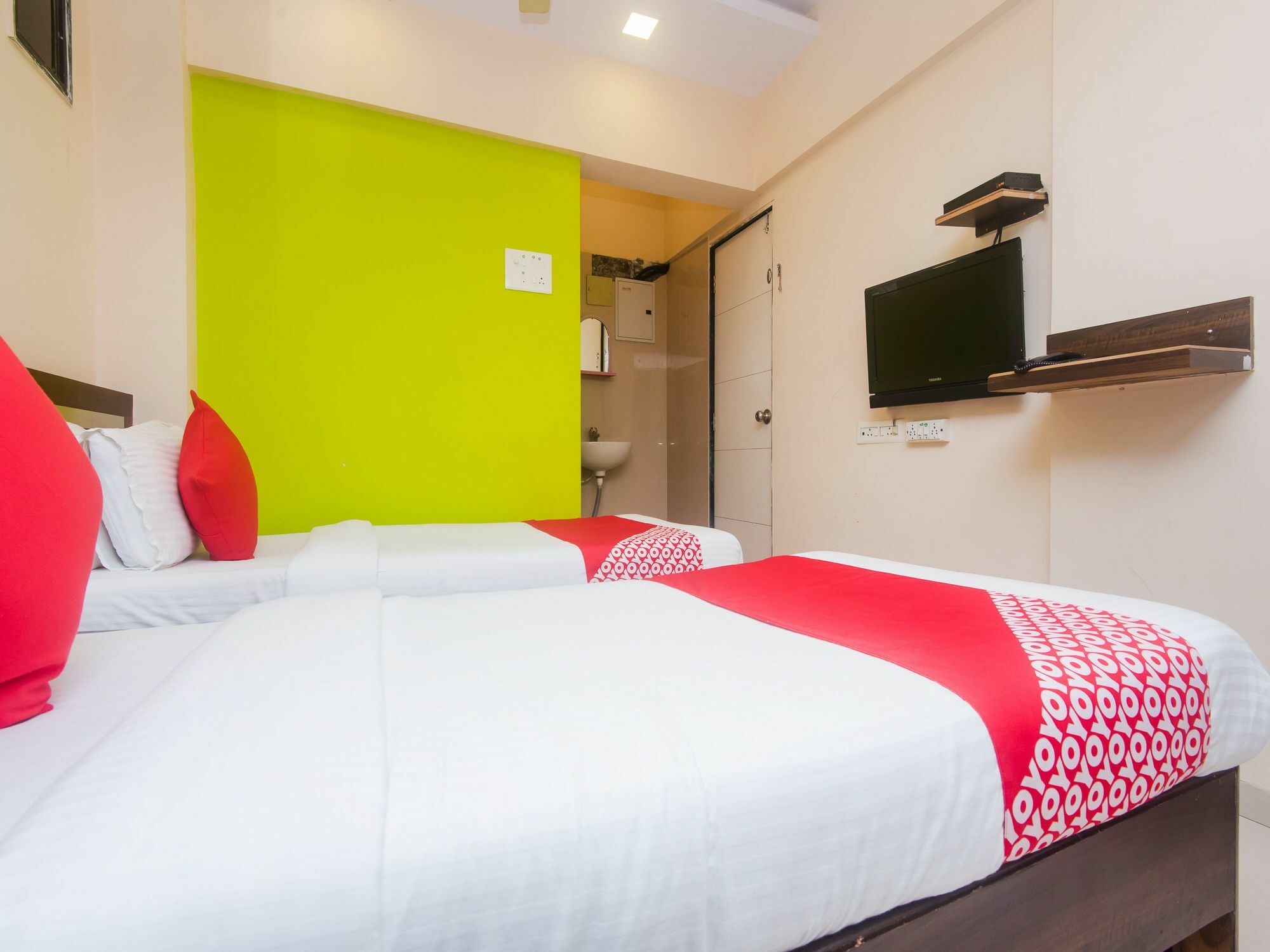 Hotel Oyo 1453 Daisy Residency Mumbai