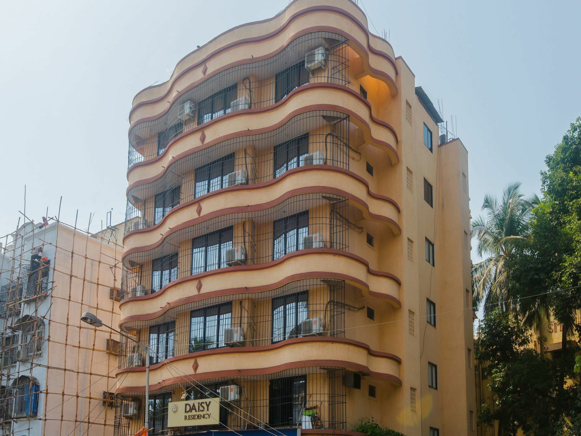 Hotel Oyo 1453 Daisy Residency 3*