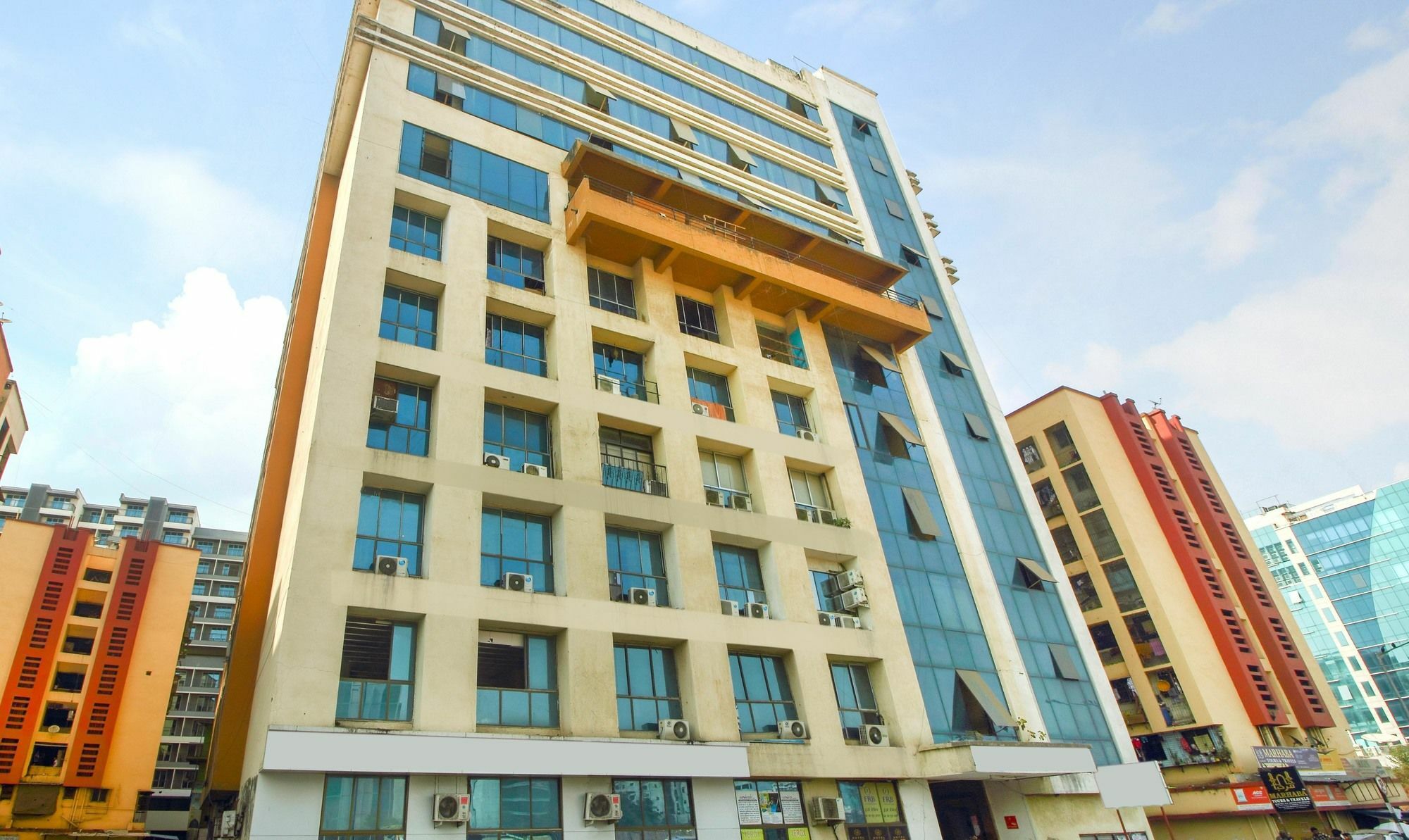 Hotel Treebo Pearls Bkc Inn,