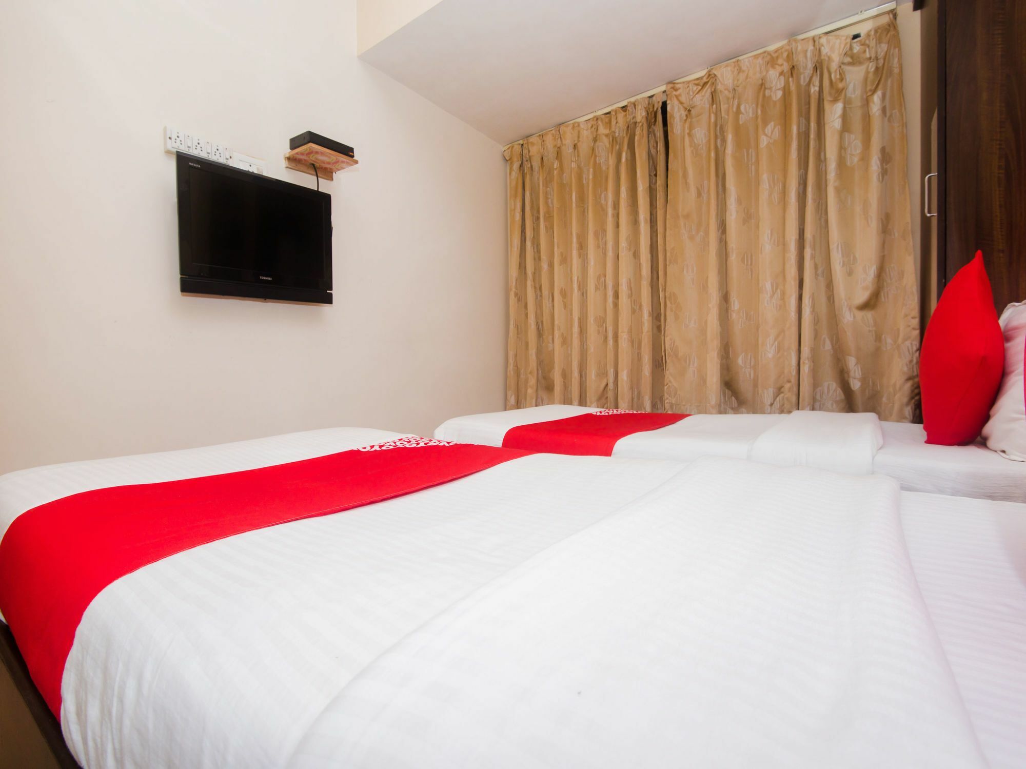 Oyo 1453 Daisy Residency