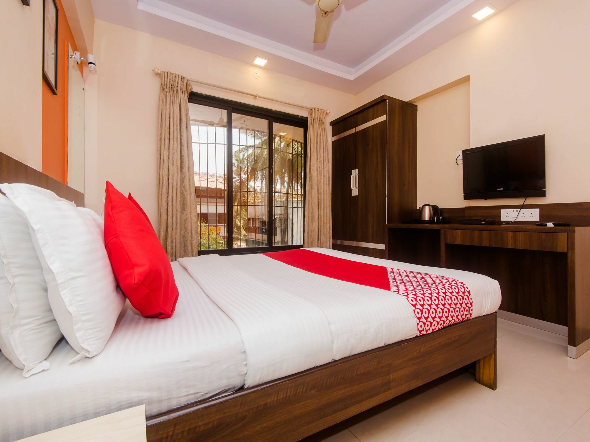 Oyo 1453 Daisy Residency