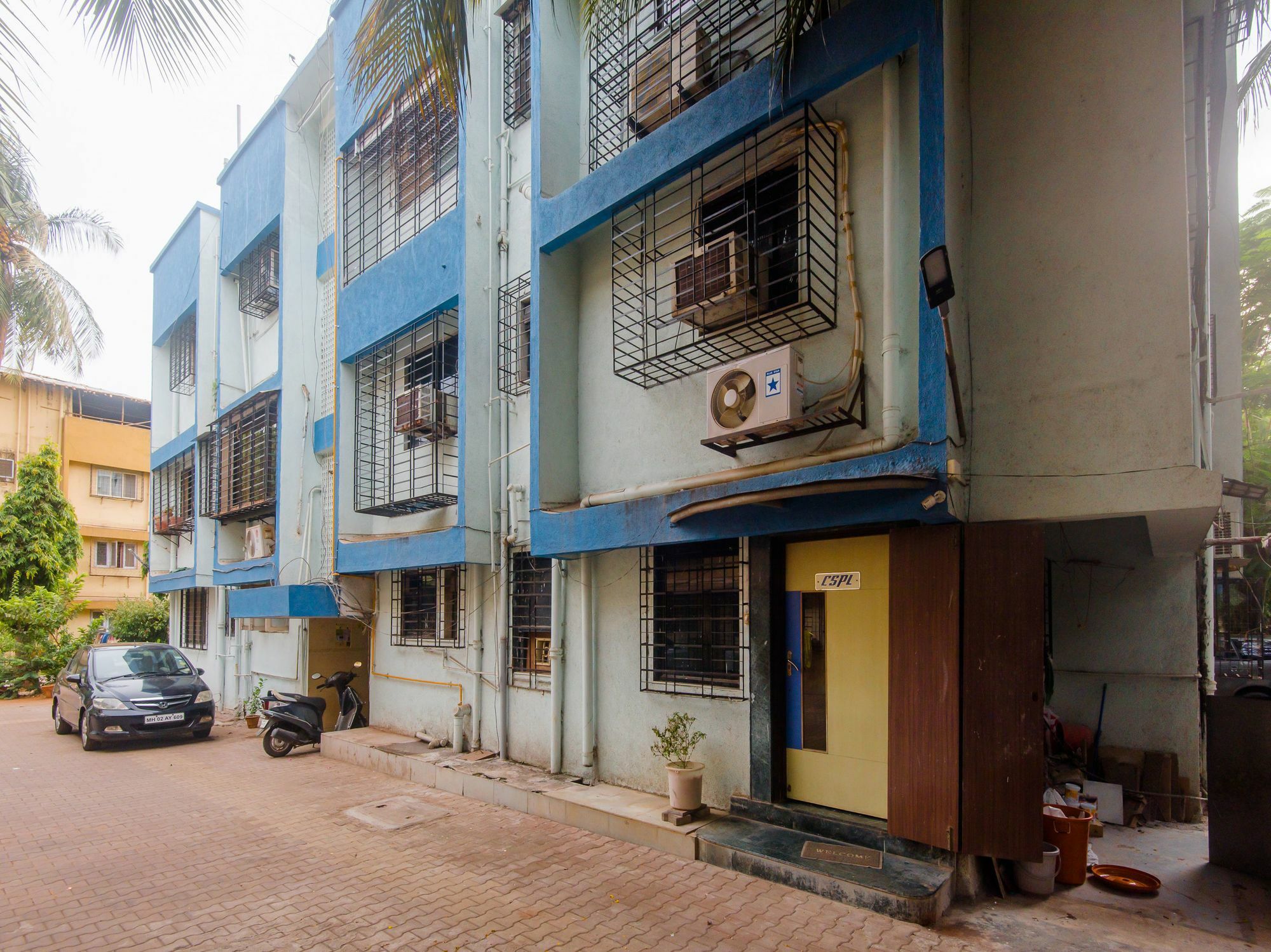 Oyo 15103 Blue Sapphires Hotel Mumbai