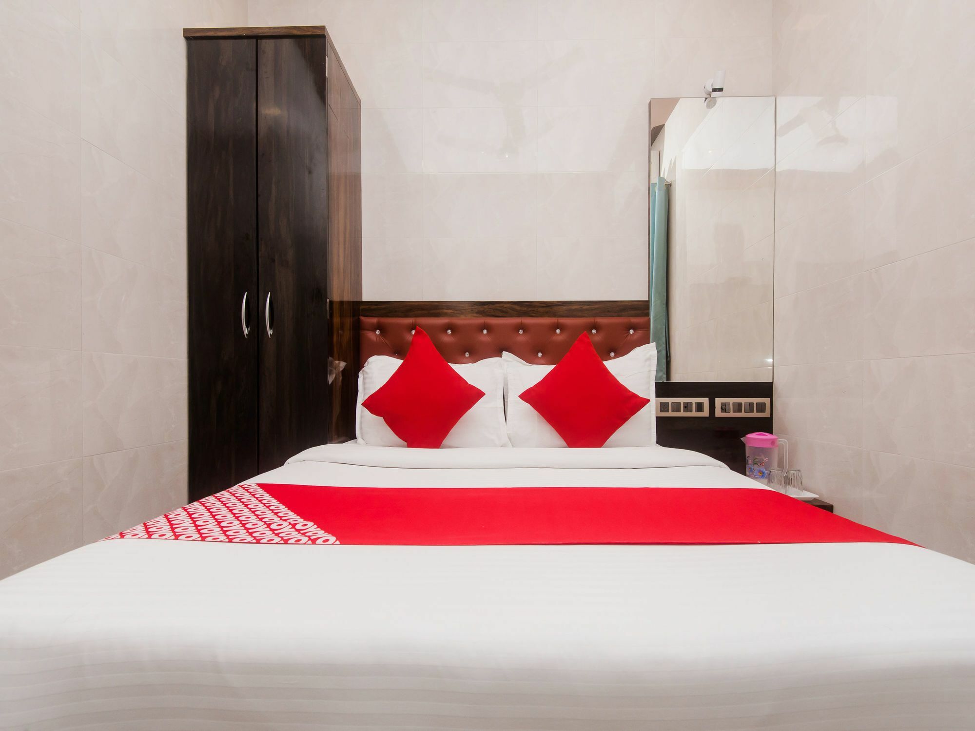 Oyo 7481 Plaza Hotel 3*