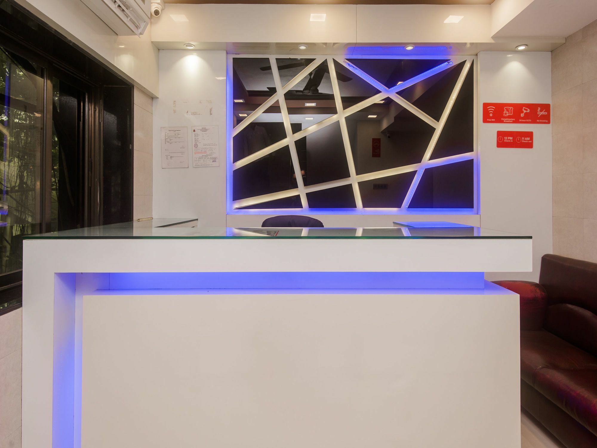 Oyo 7481 Plaza Mumbai