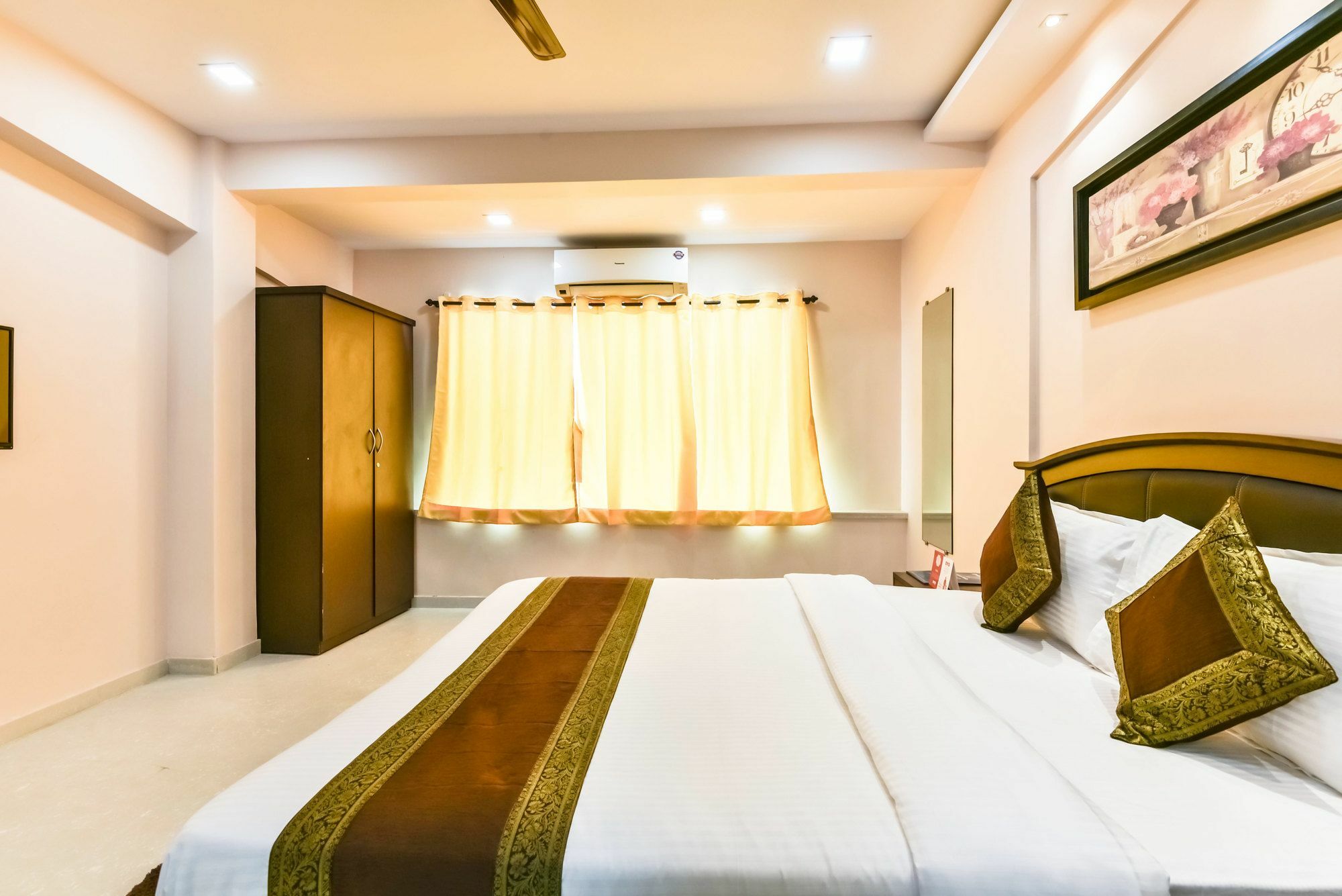 Oyo 5012 View Residency Mumbai