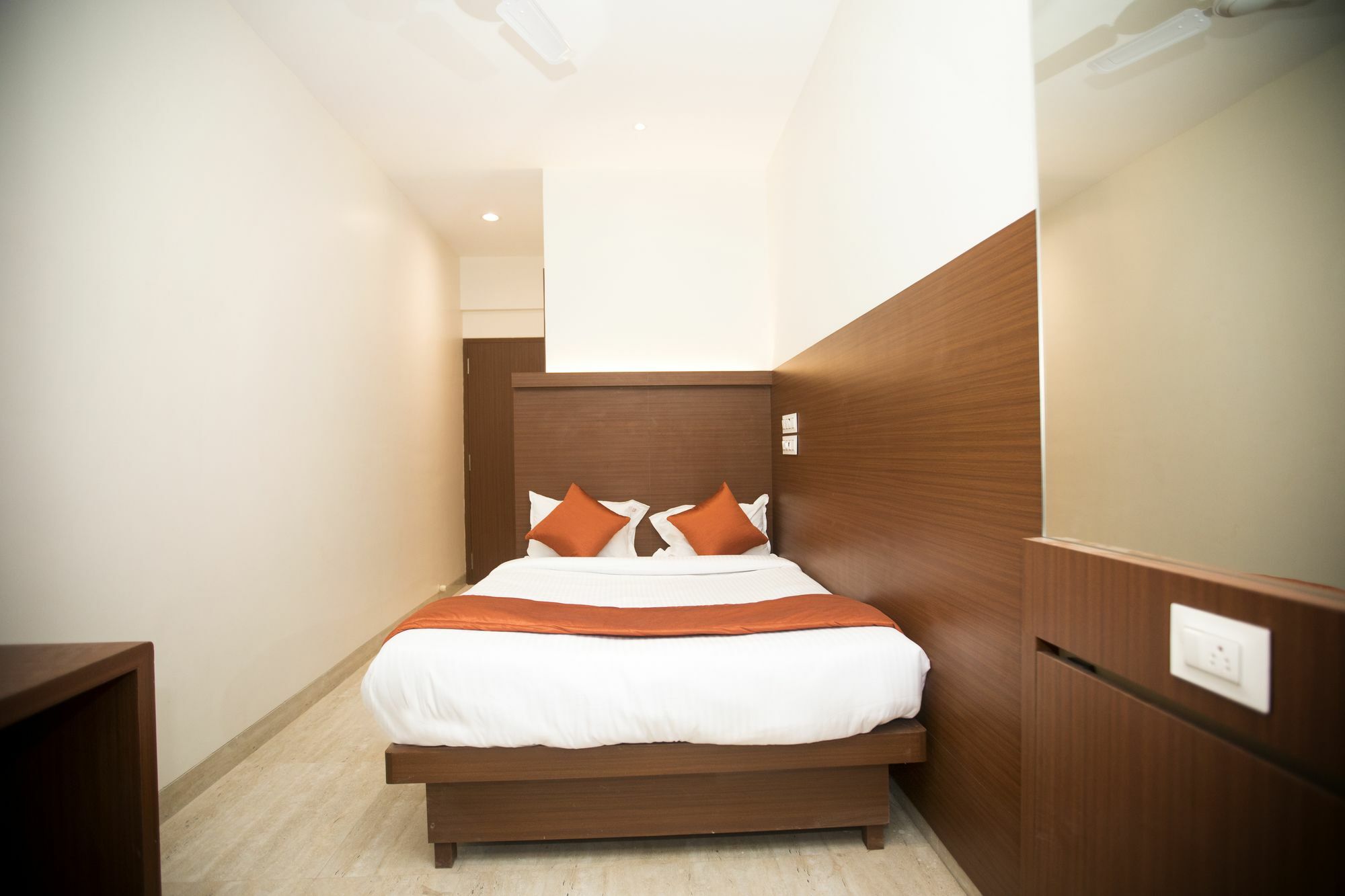 Hotel Spring