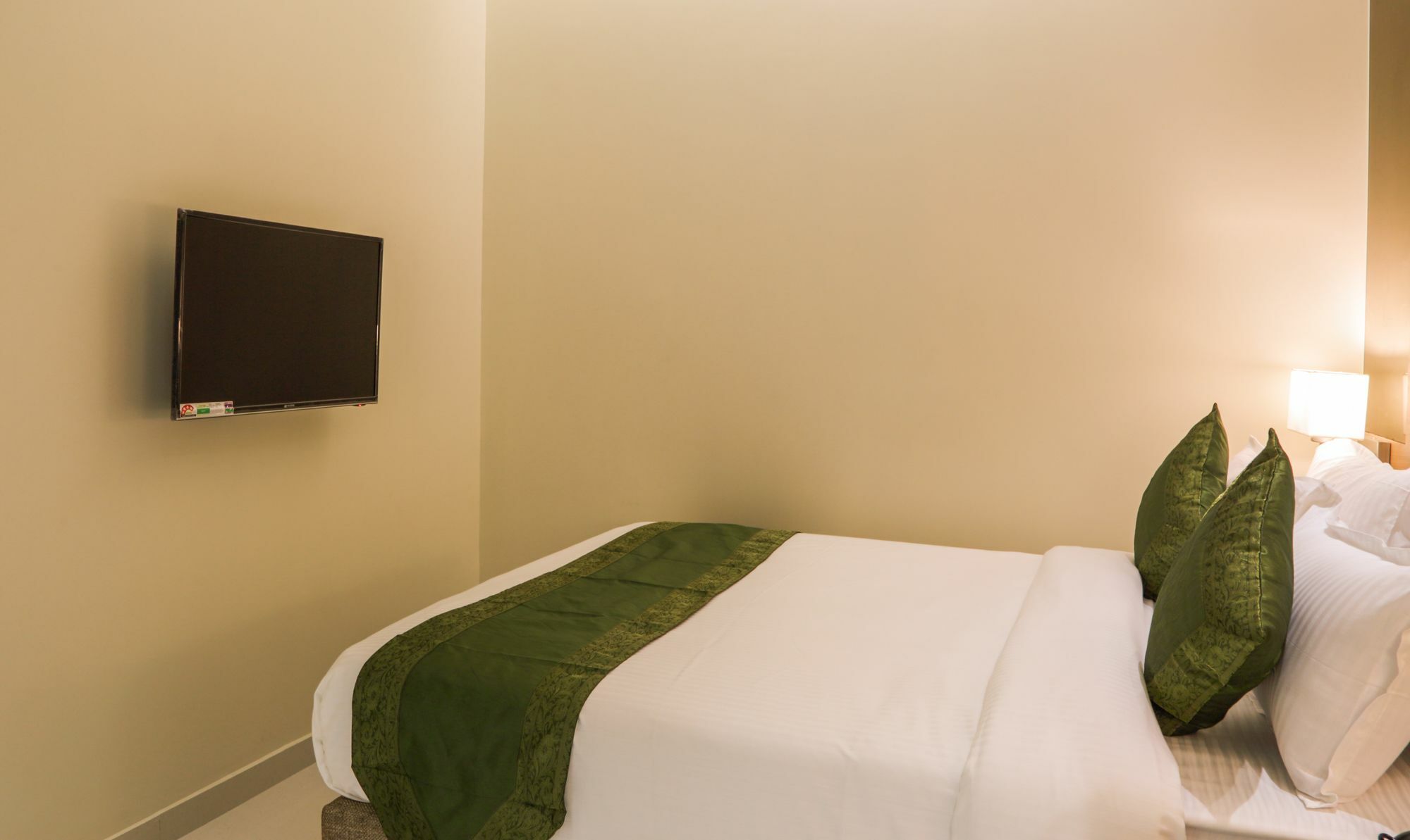 Treebo Phoenix International Hotel Mumbai