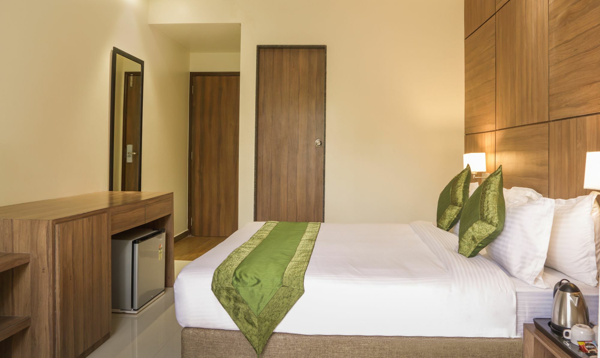 Treebo Phoenix International Hotel 3*