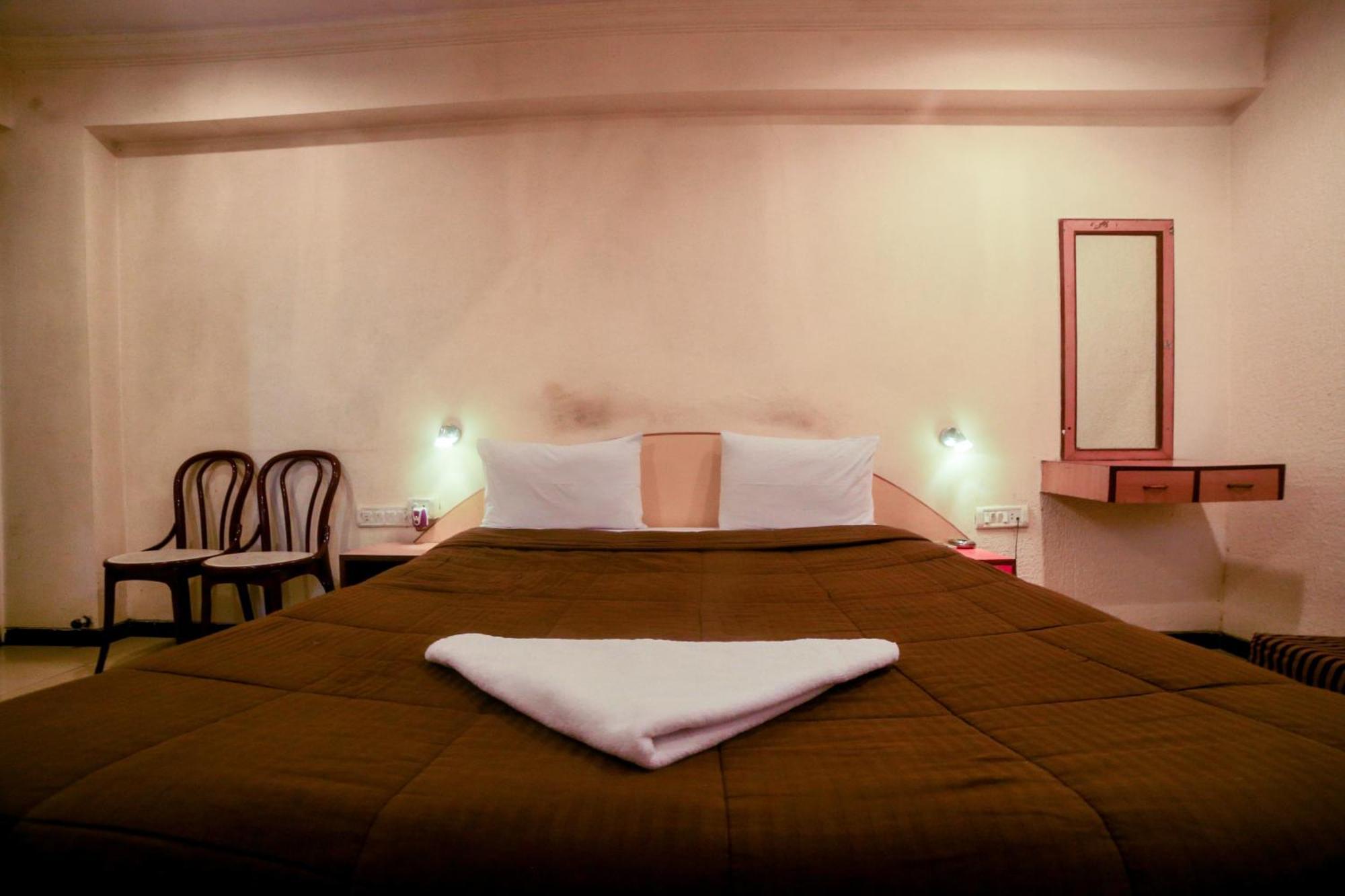 Lucky Bandra Hotel