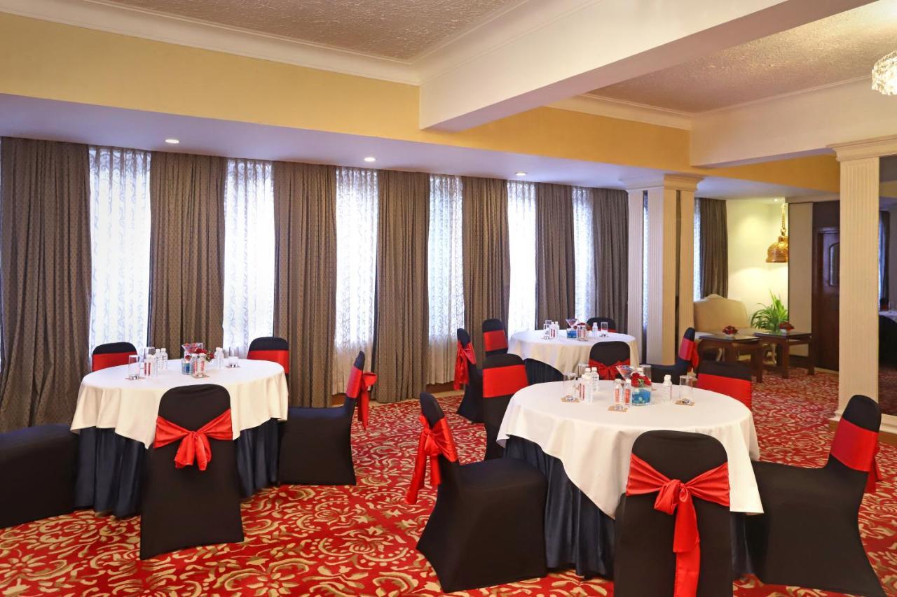 The Ambassador, Marine Drive, Hotel 4*