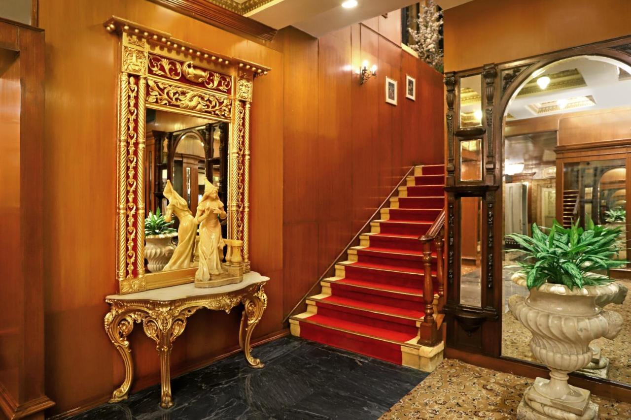 The Ambassador, Marine Drive, Hotel