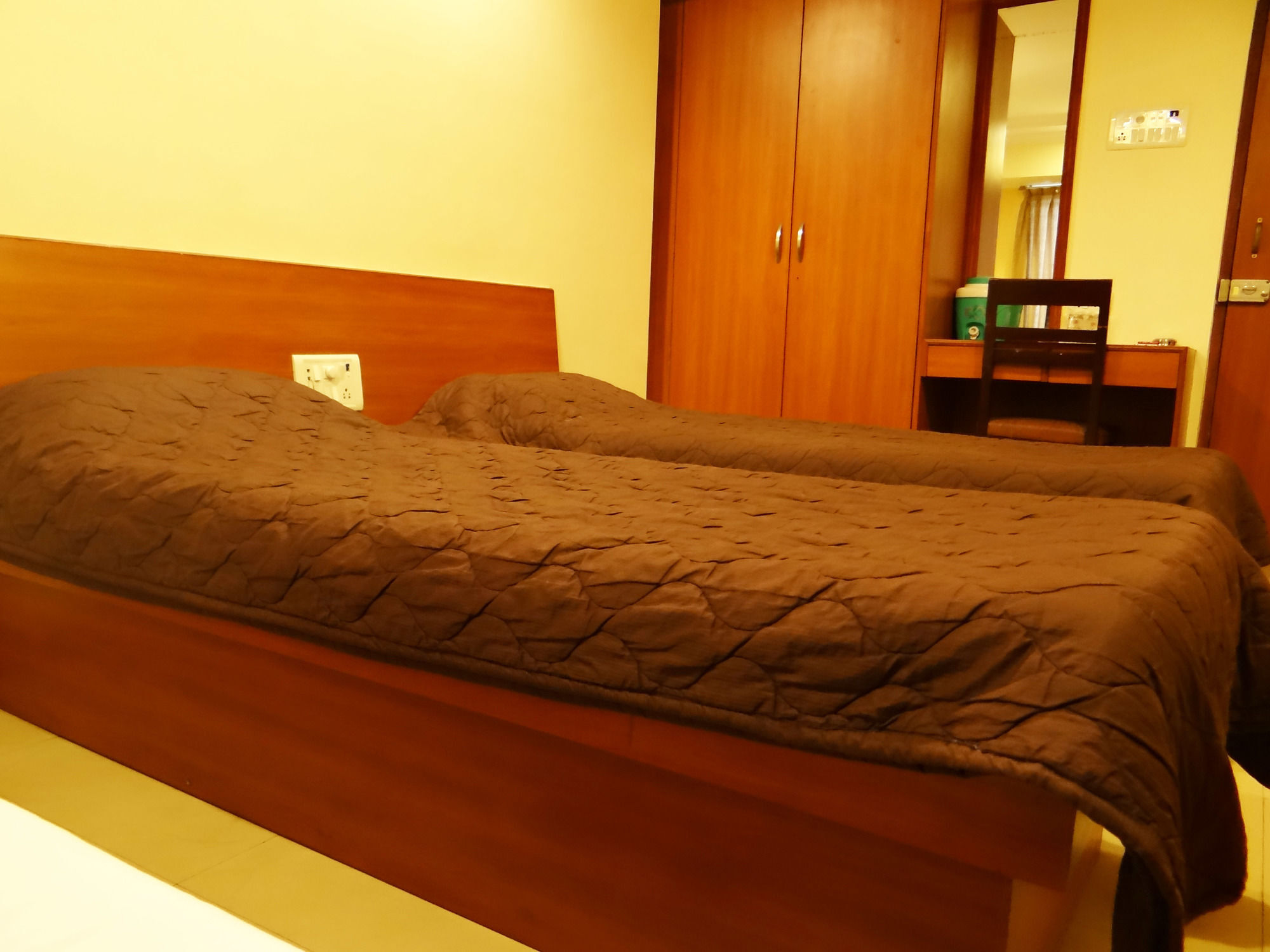 Lucky Goregaon Hotel Mumbai