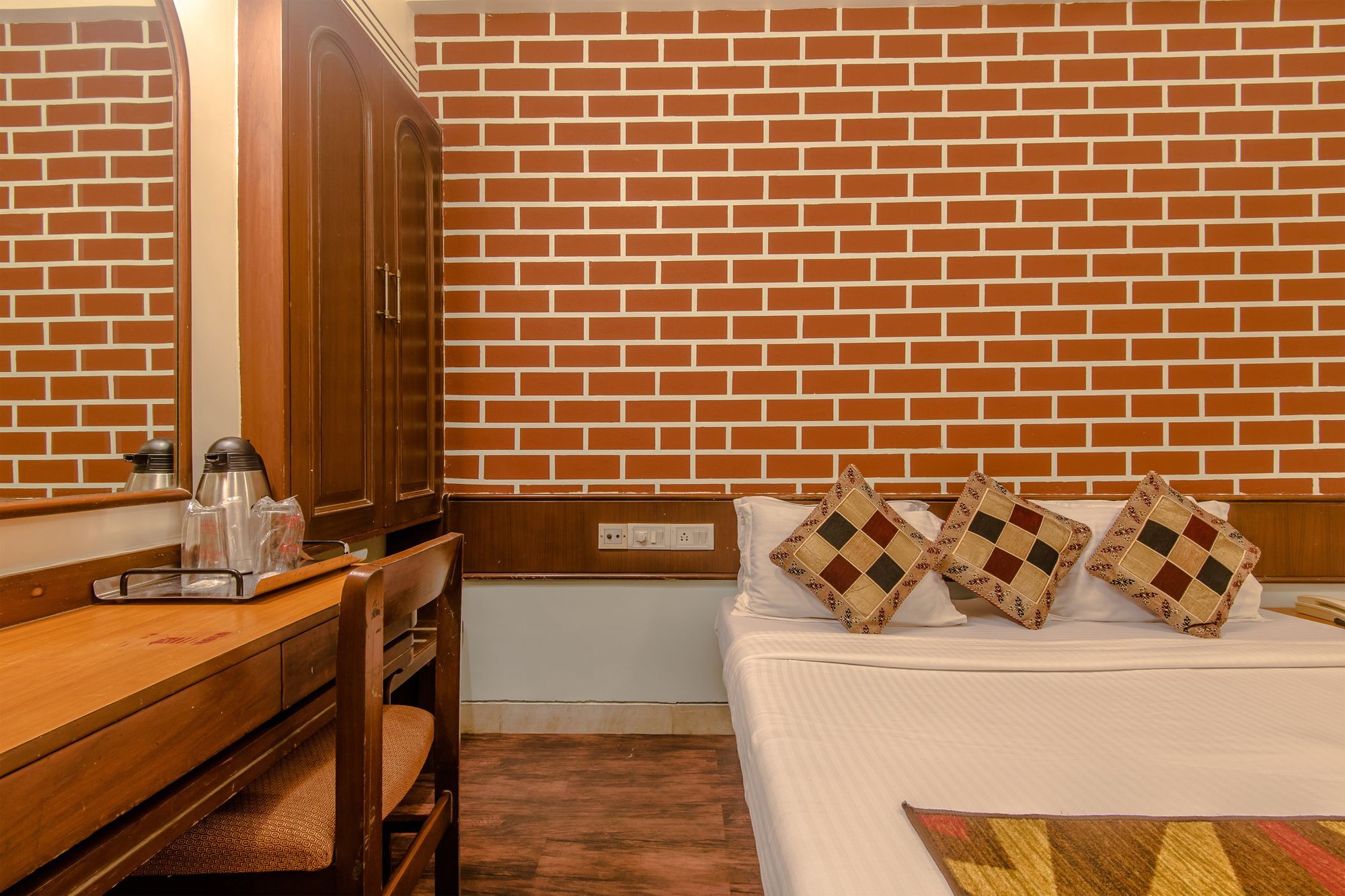 Hotel Mogul Palace - Near Masjid Bunder