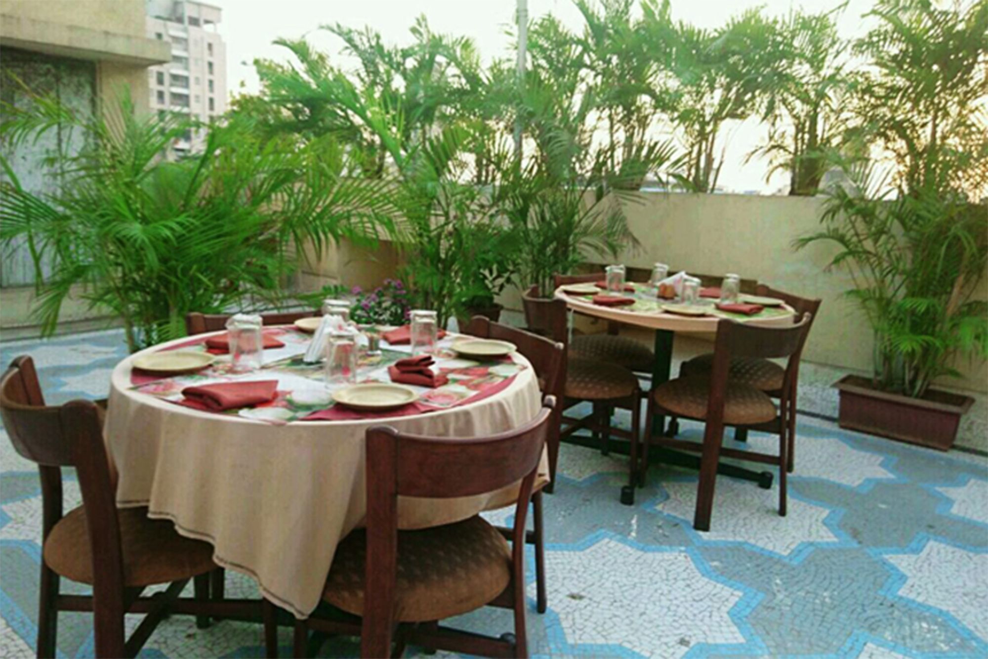 Mogul Palace - Near Masjid Bunder Hotel