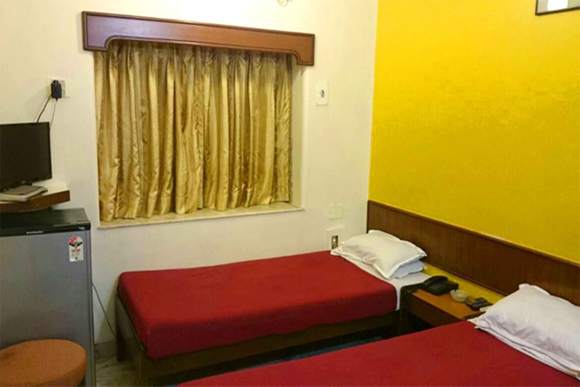 Mogul Palace - Near Masjid Bunder Hotel Mumbai