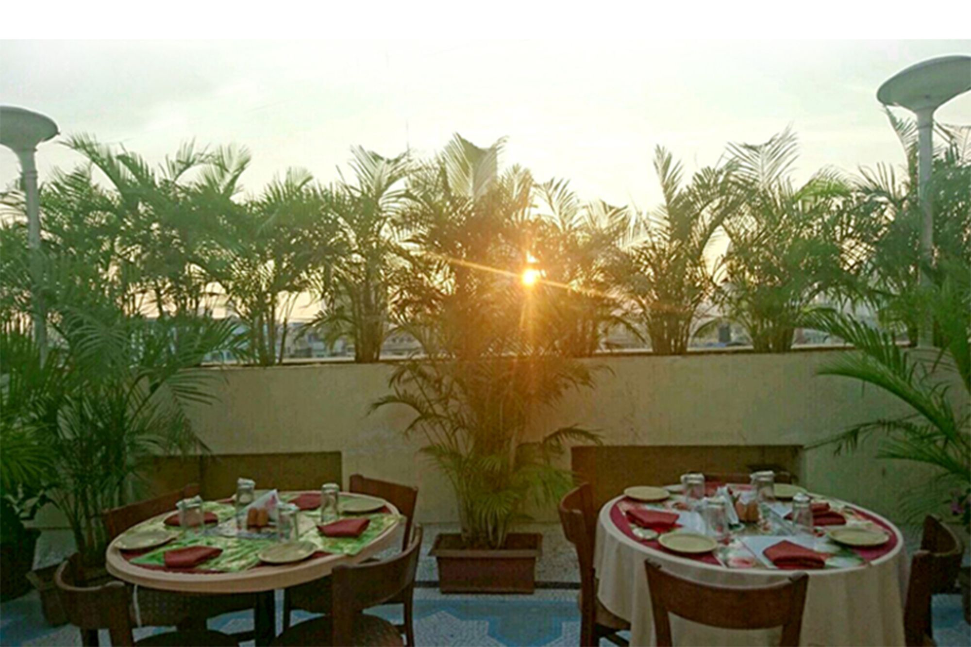 Hotel Mogul Palace - Near Masjid Bunder