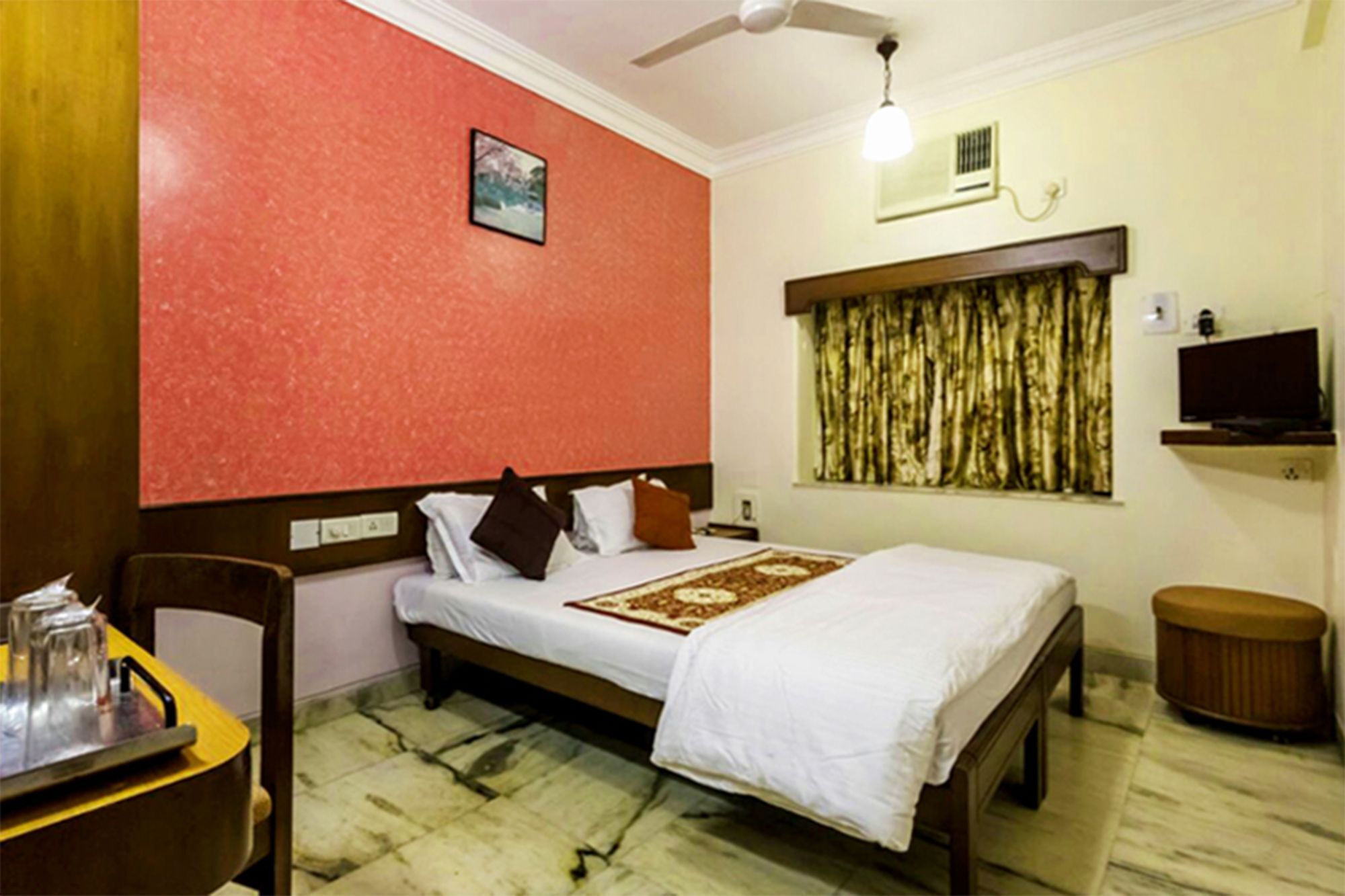 Mogul Palace - Near Masjid Bunder Hotel 3*
