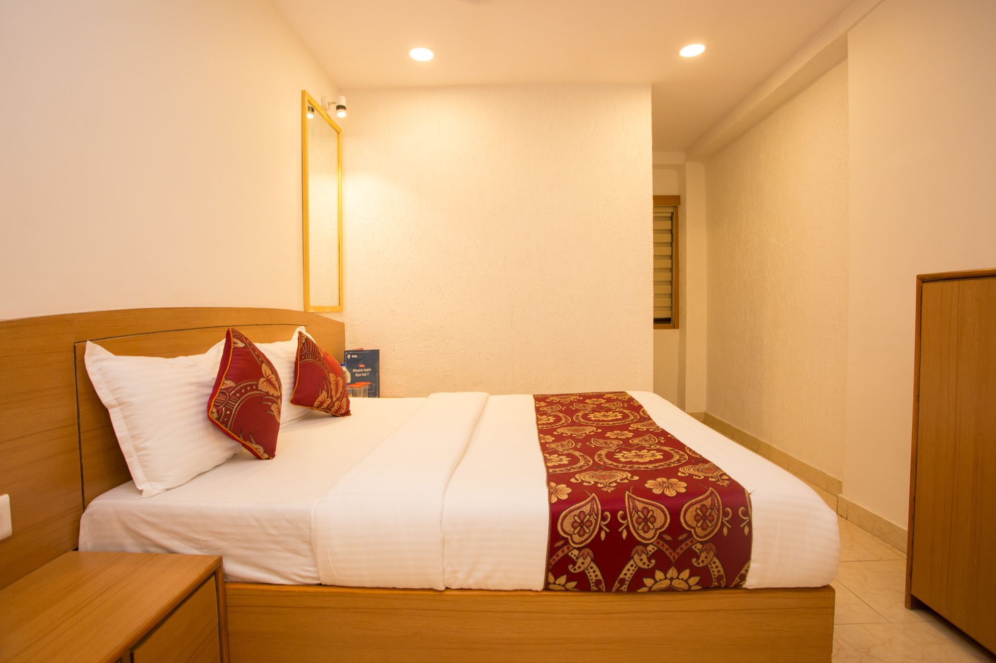 Oyo 8755 Red Palms Mumbai