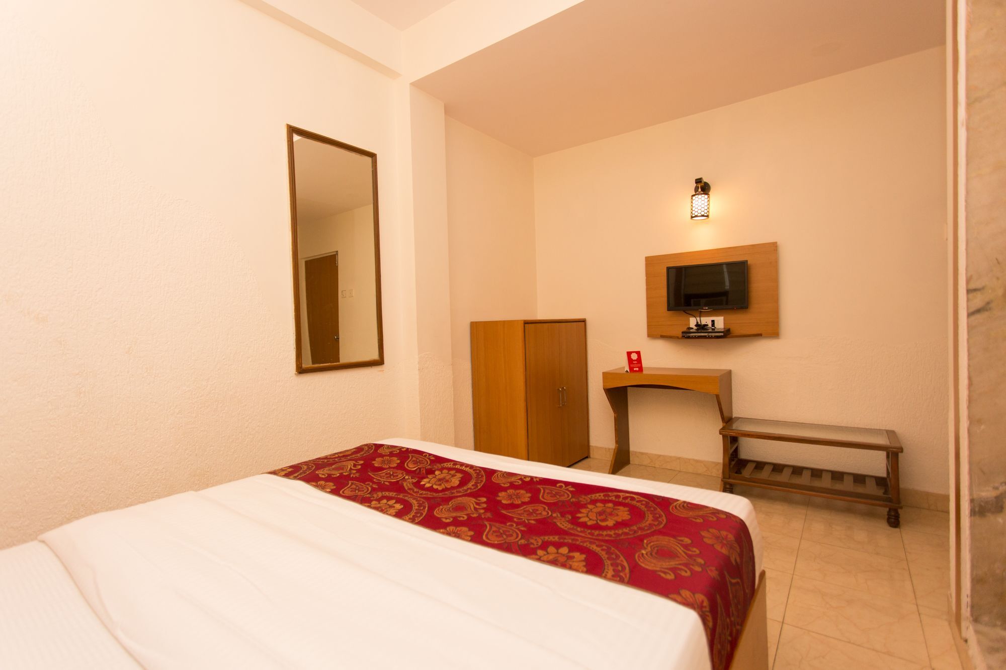 Oyo 8755 Red Palms Hotel Mumbai