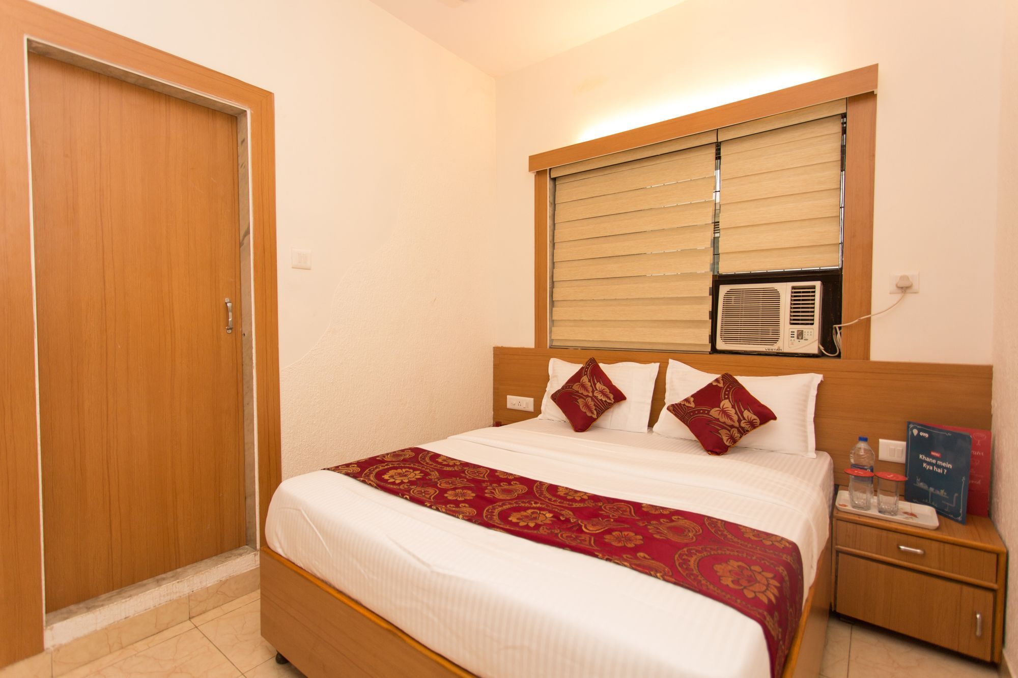 Oyo 8755 Red Palms Hotel 2*
