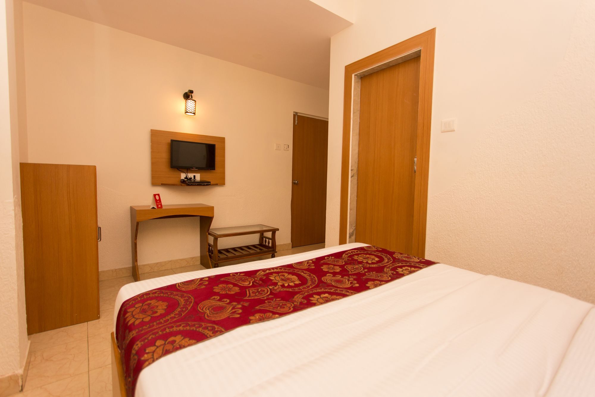 Oyo 8755 Red Palms Hotel Mumbai