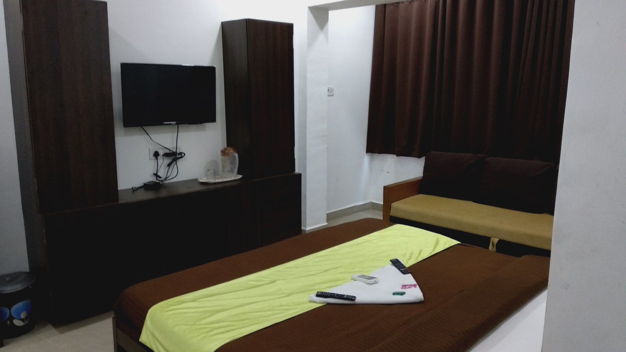 Bombay Rooms Hotel 3*