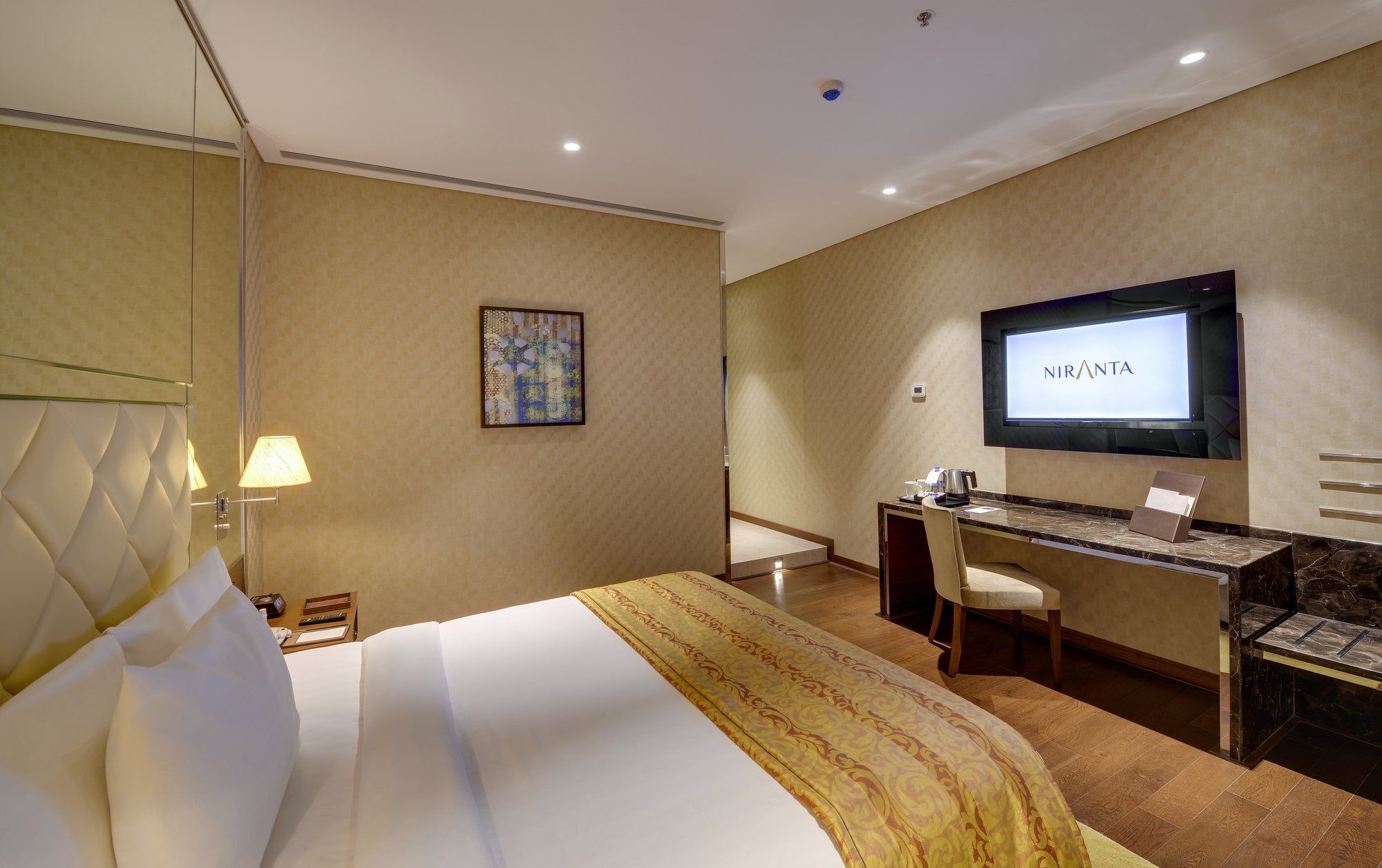 Niranta Airport Transit Hotel-intl Wing 4*