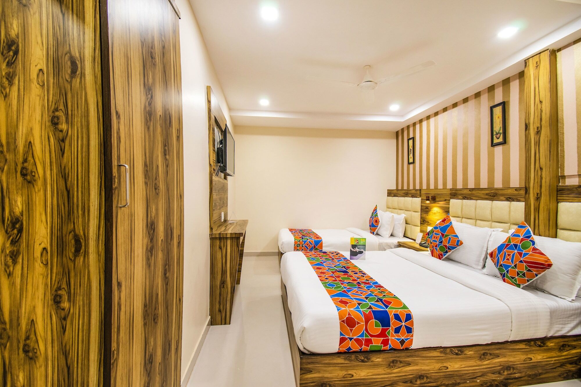 Fabexpress Orange Santacruz East 3* Mumbai