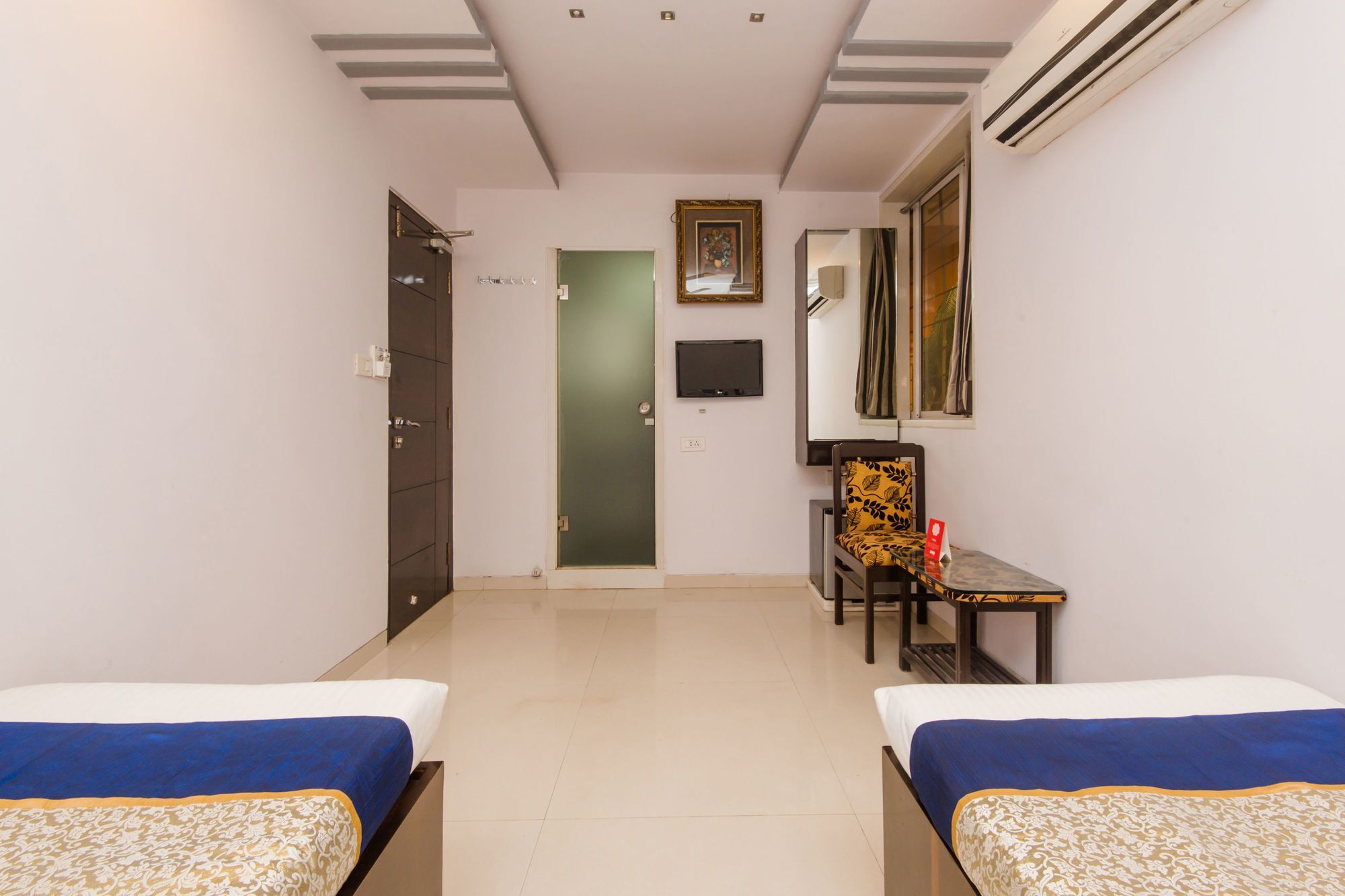 Hotel Oyo 408 Parle 2*