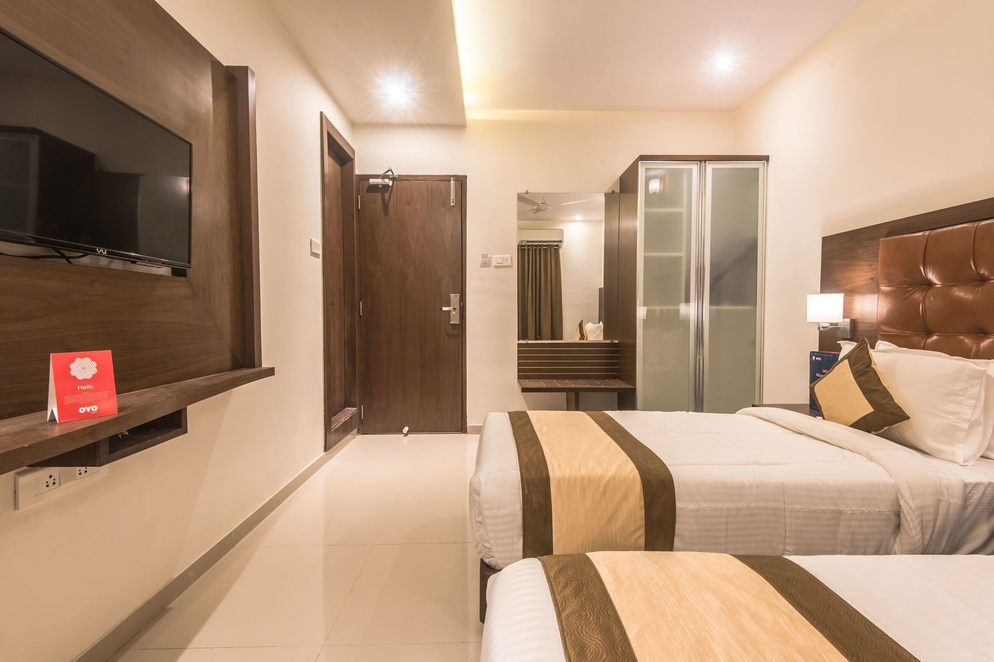 Hotel Oyo 9328 Marol