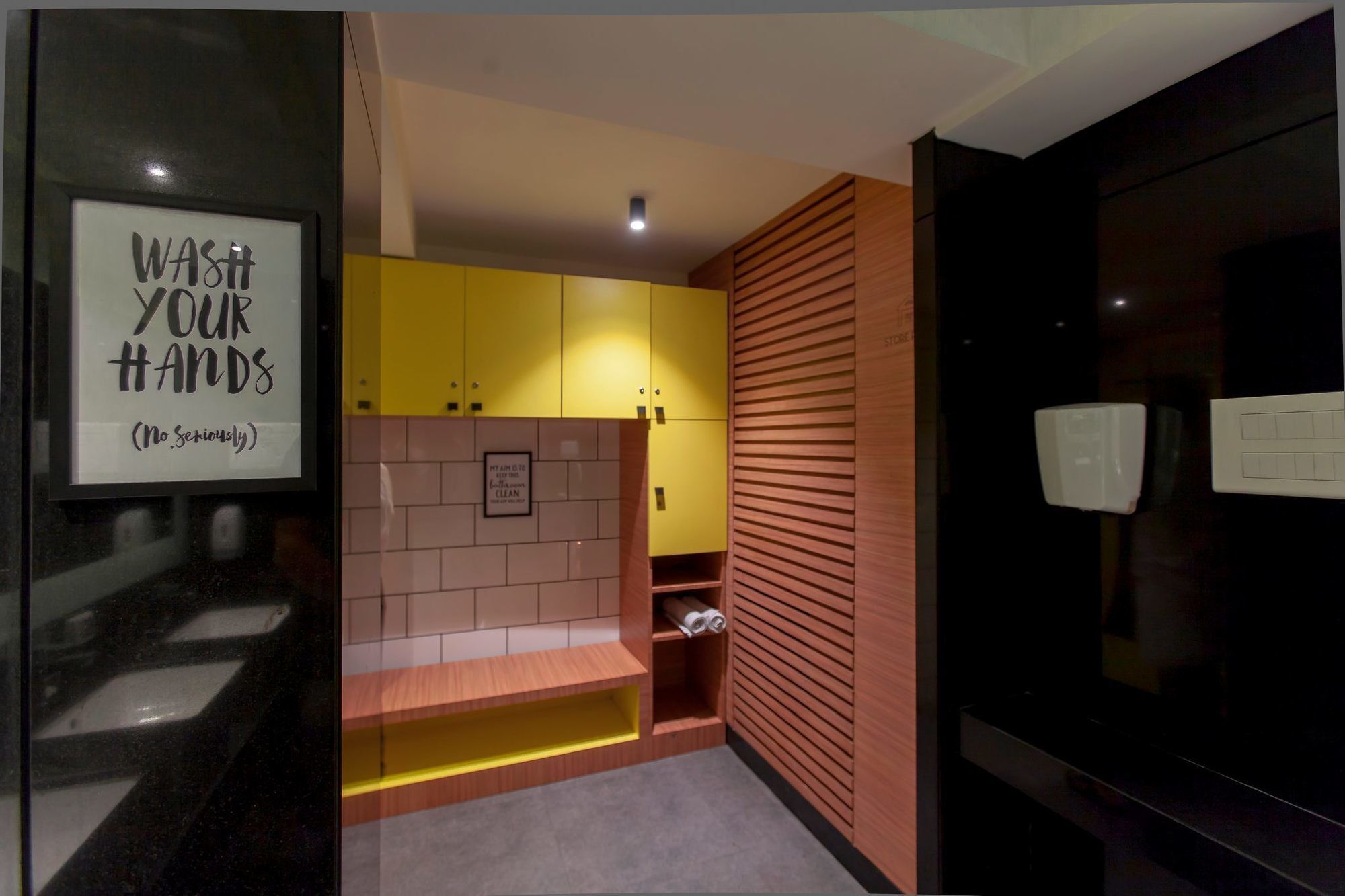 Istay Andheri East 2*