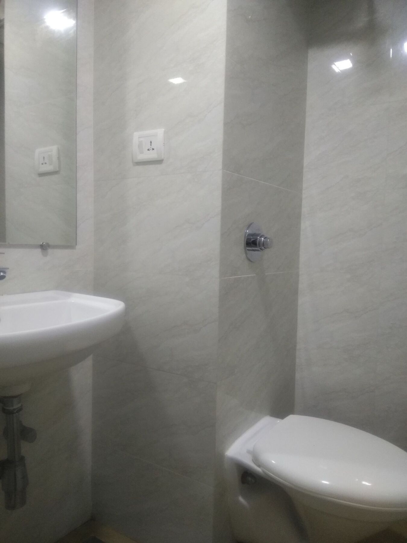 Istay Andheri East 2*