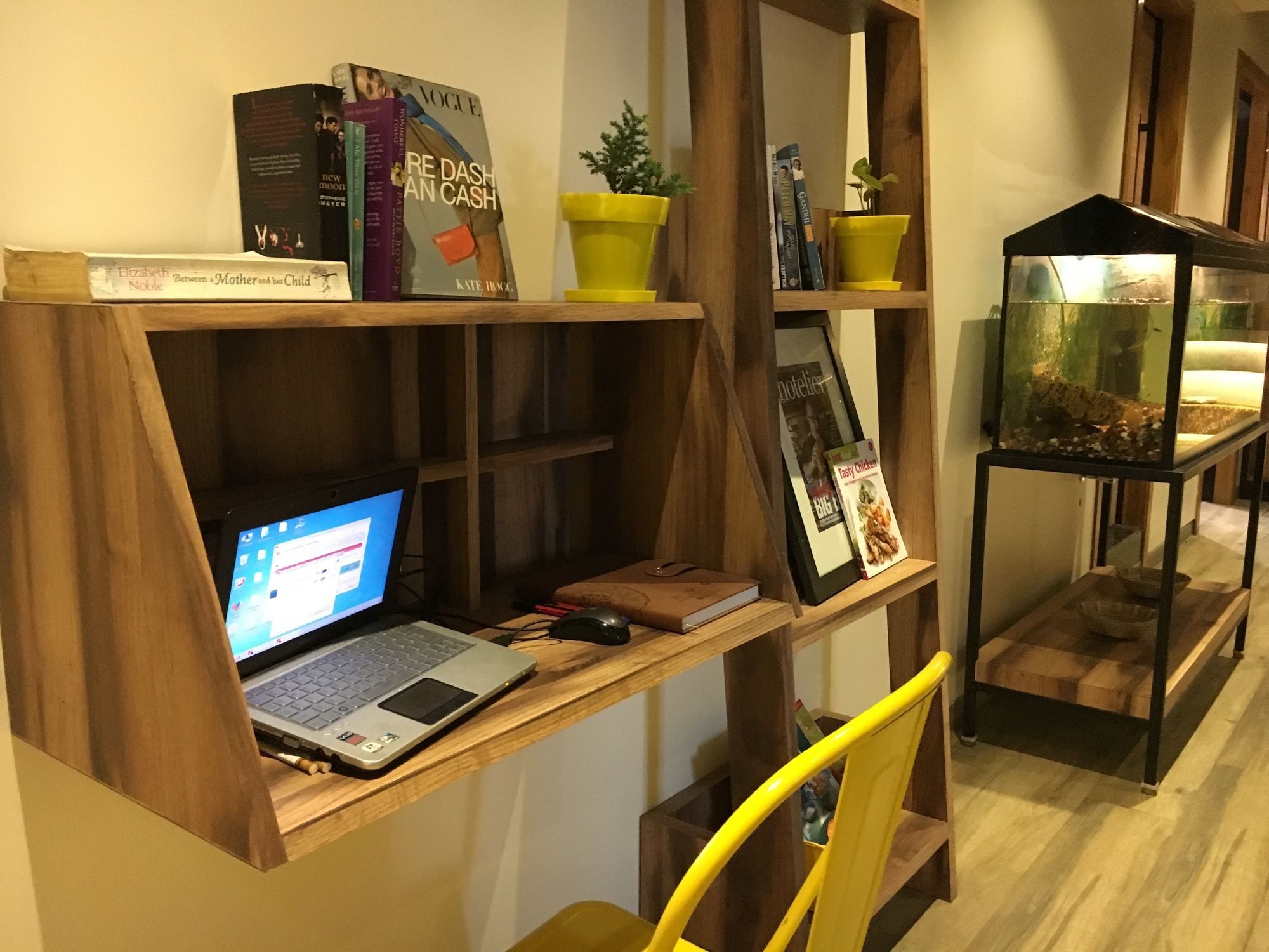 Istay Andheri East 2*